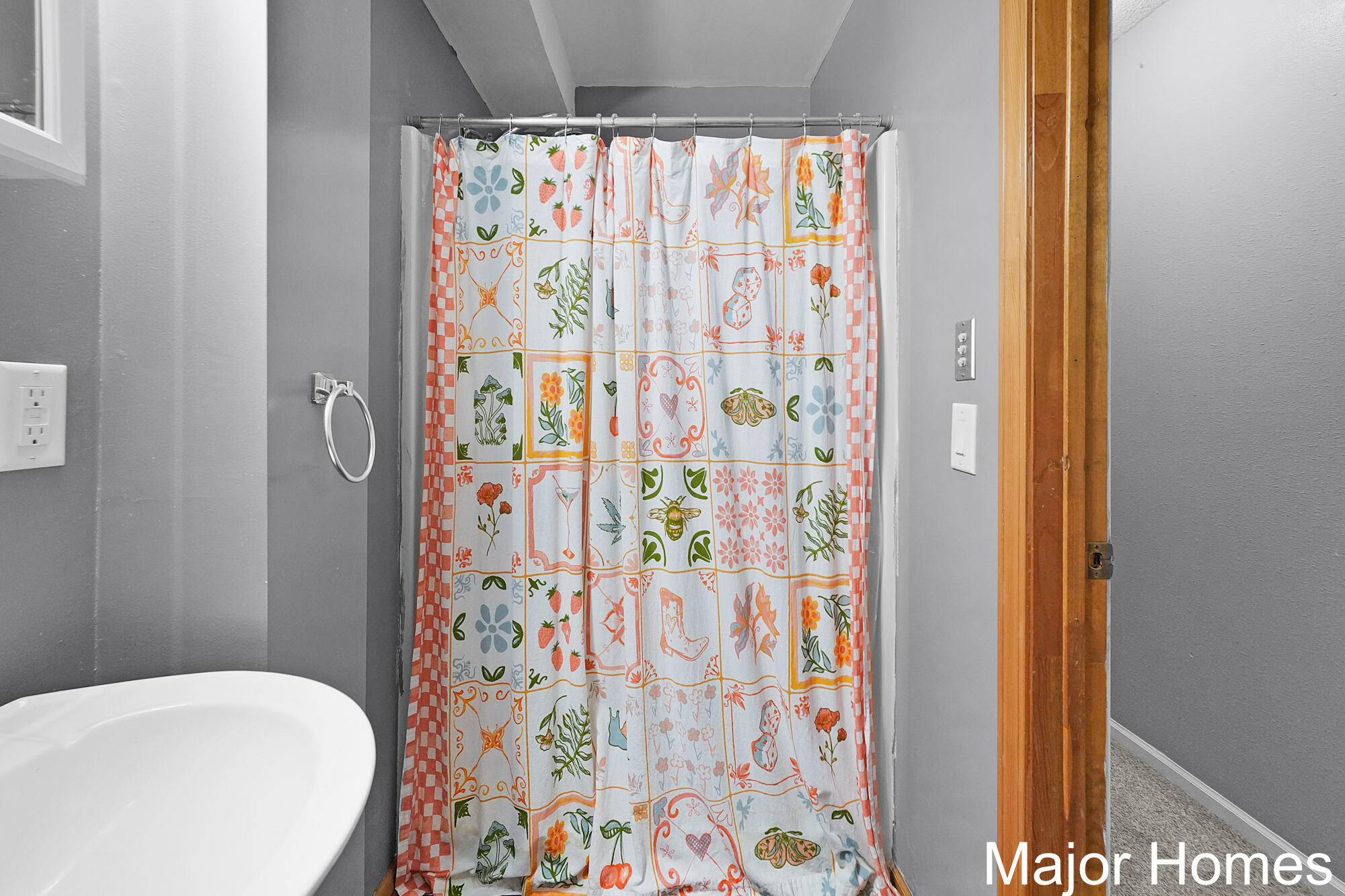 8445 Oakview Avenue NE Rockford MI 49341