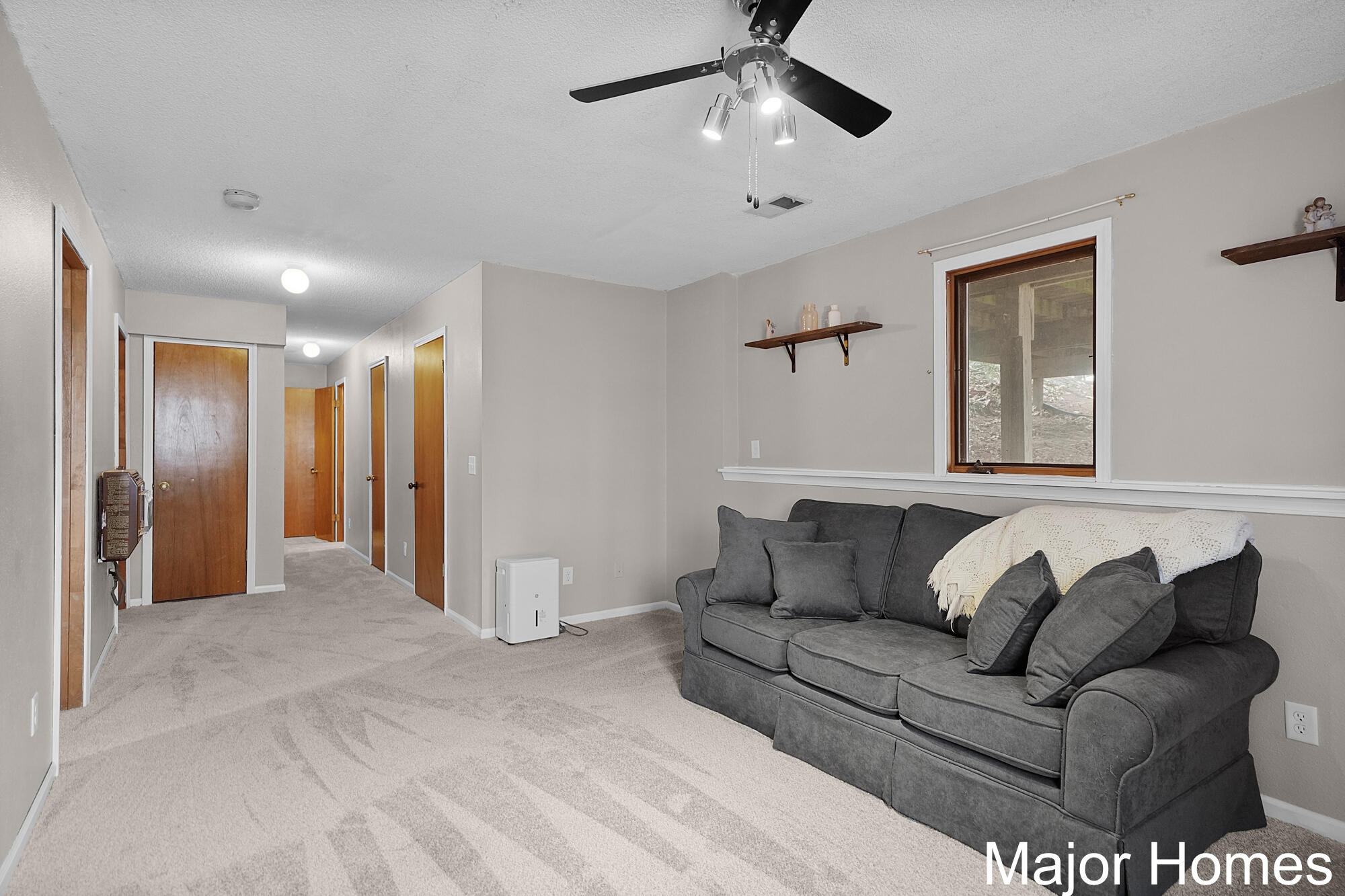 8445 Oakview Avenue NE Rockford MI 49341