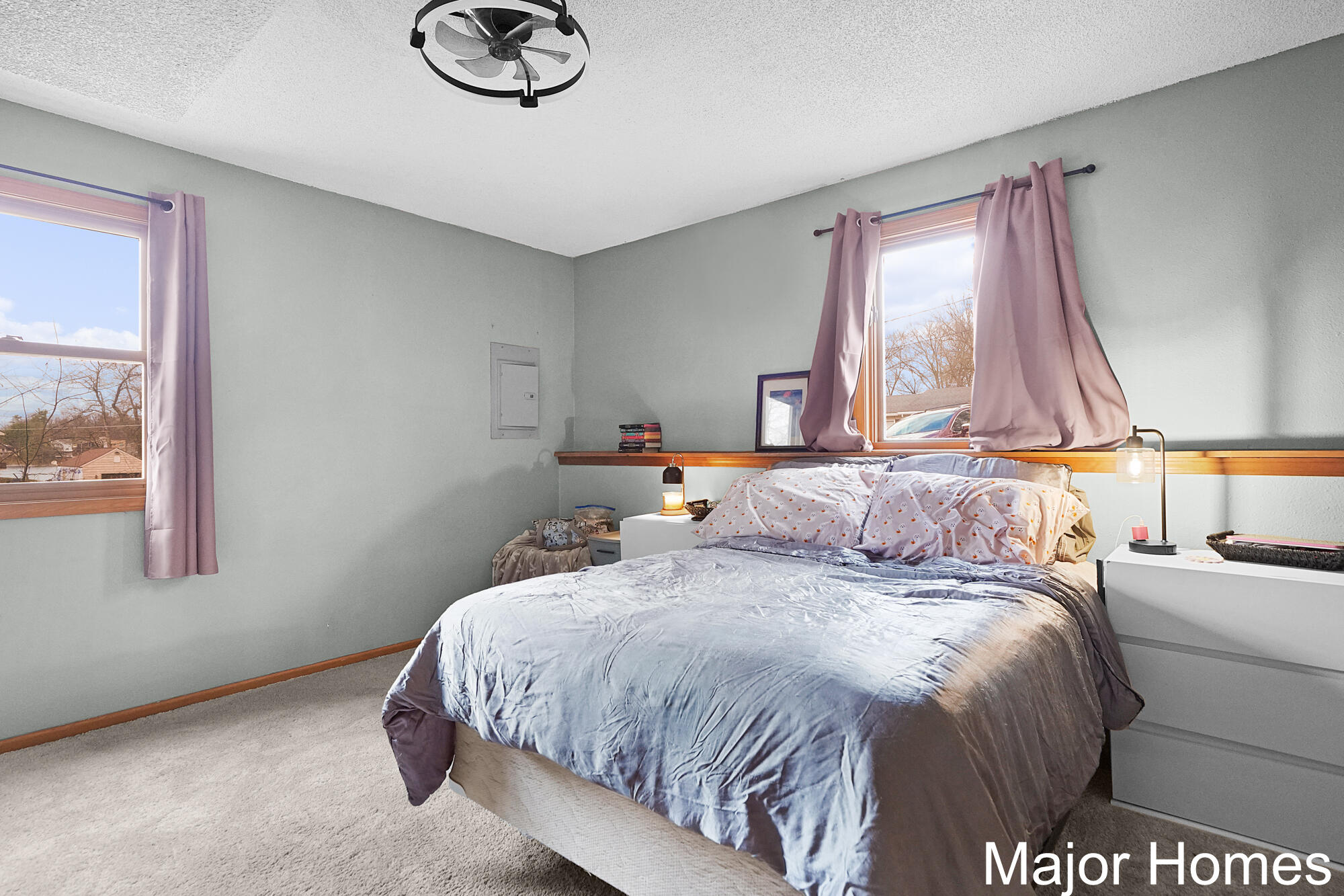 8445 Oakview Avenue NE Rockford MI 49341