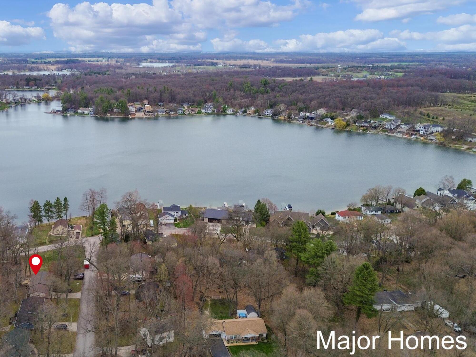 8445 Oakview Avenue NE Rockford MI 49341