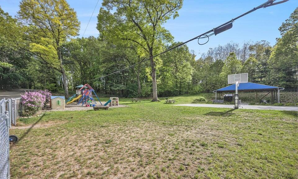 8445 Oakview Avenue NE Rockford MI 49341