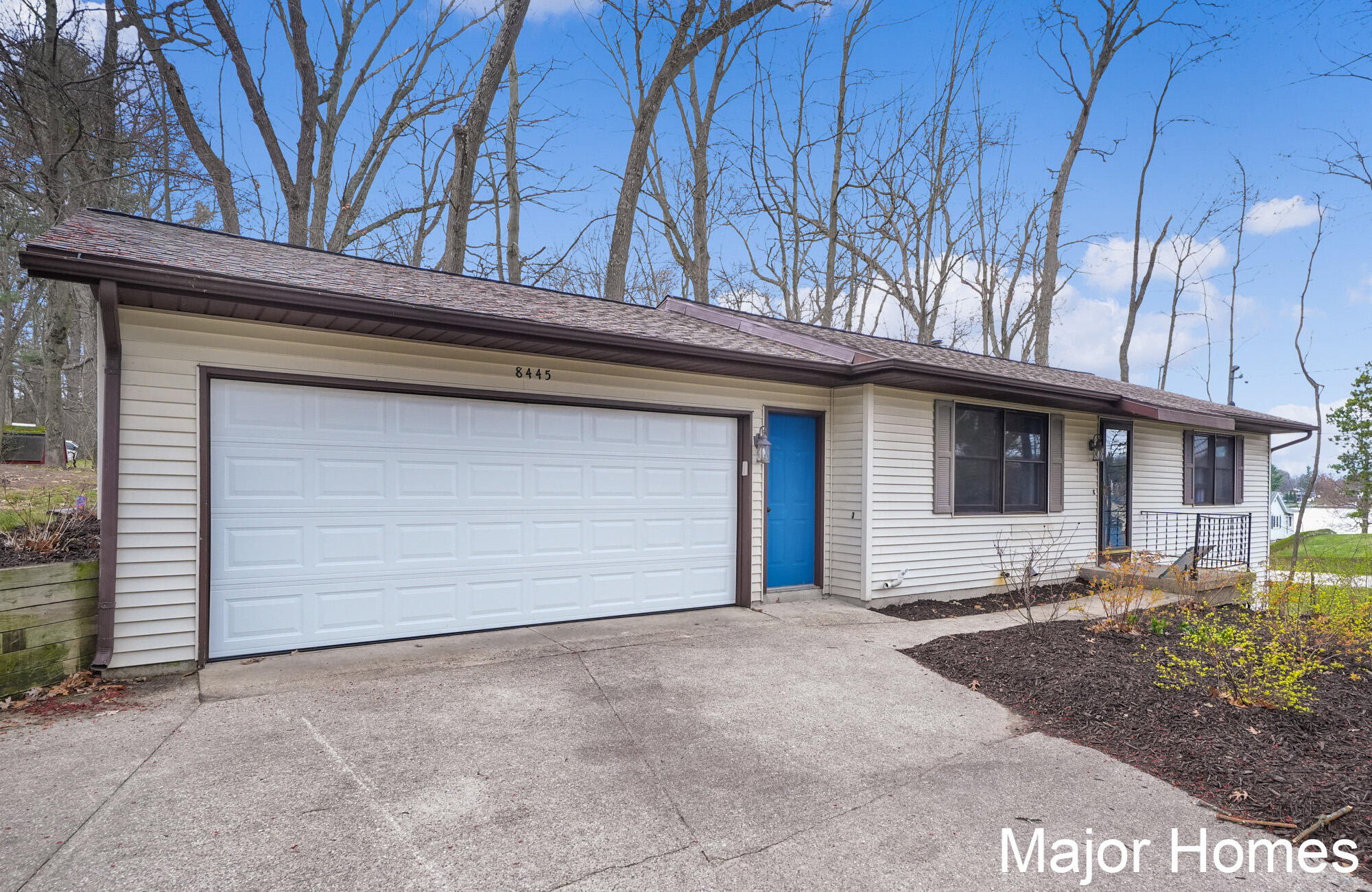 8445 Oakview Avenue NE Rockford MI 49341