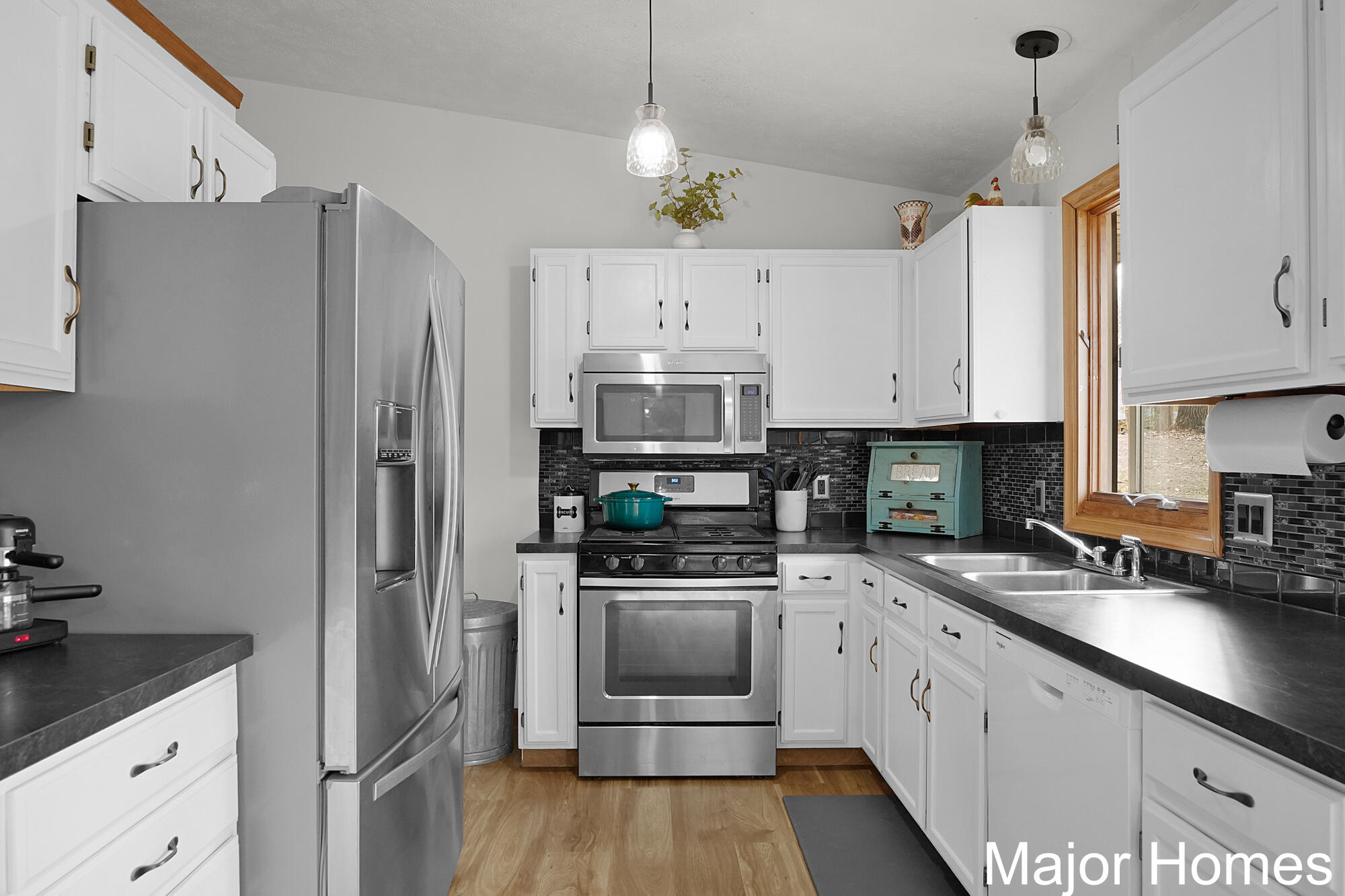 8445 Oakview Avenue NE Rockford MI 49341