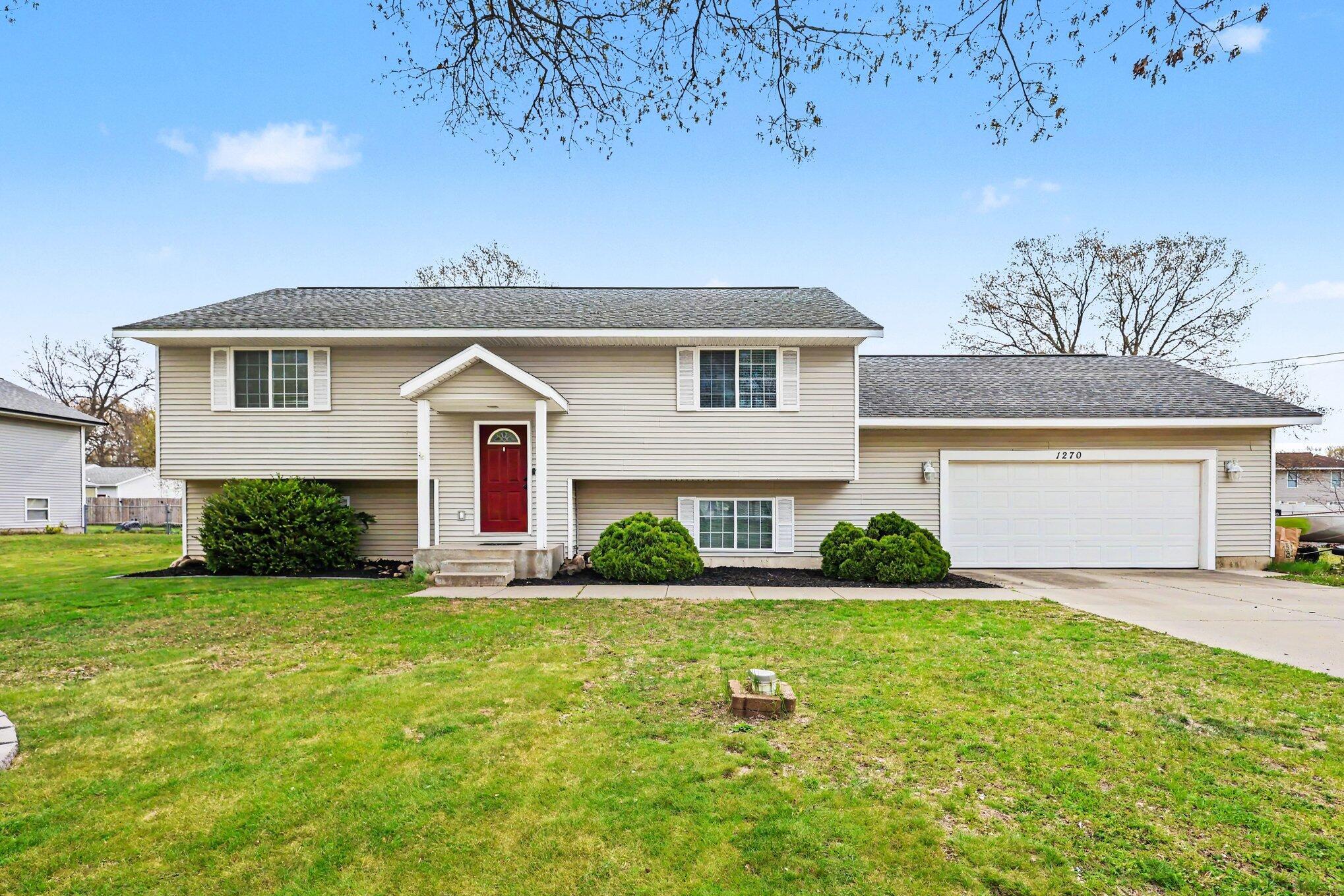 1270 Holiday Street Muskegon MI 49442