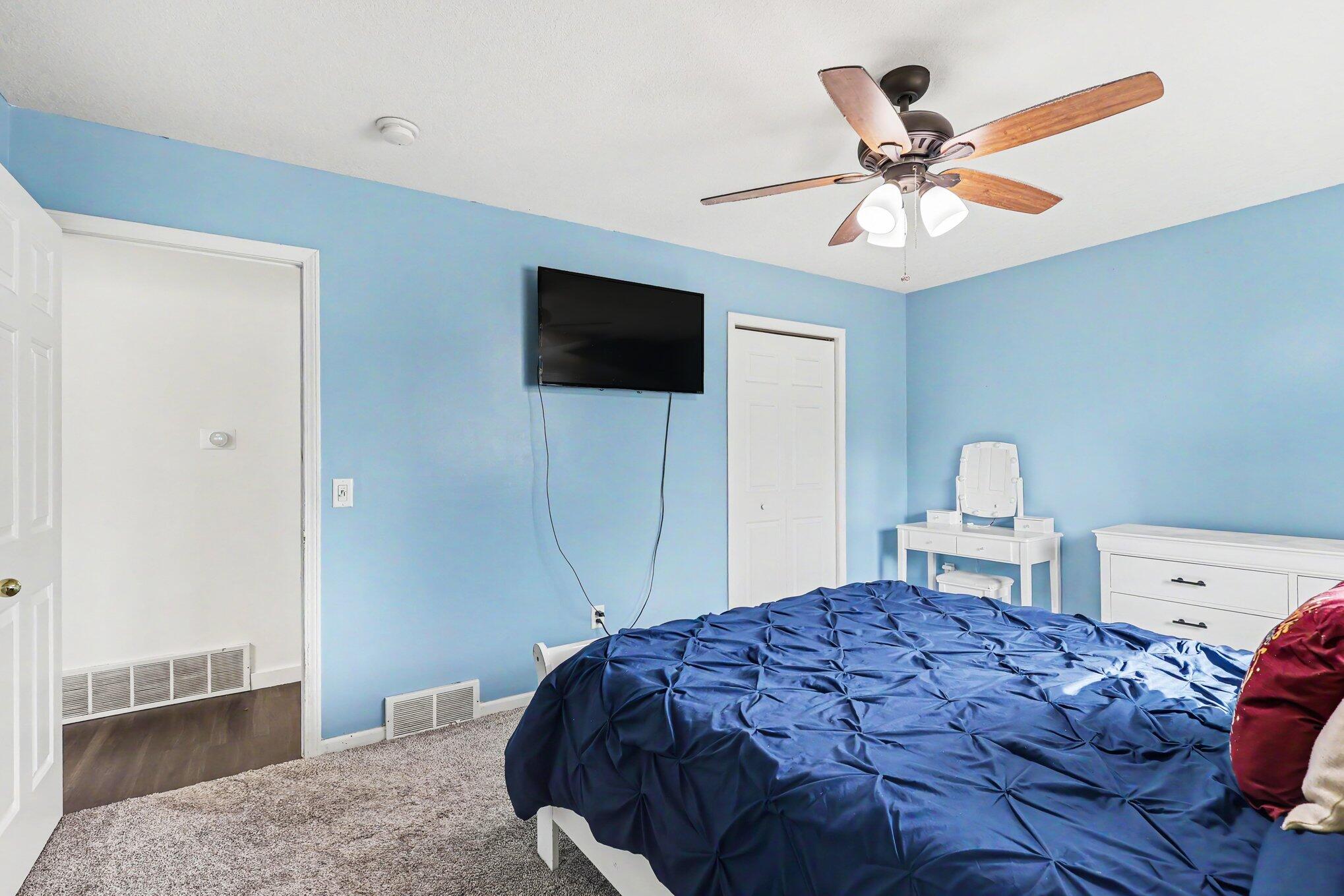 1270 Holiday Street Muskegon MI 49442