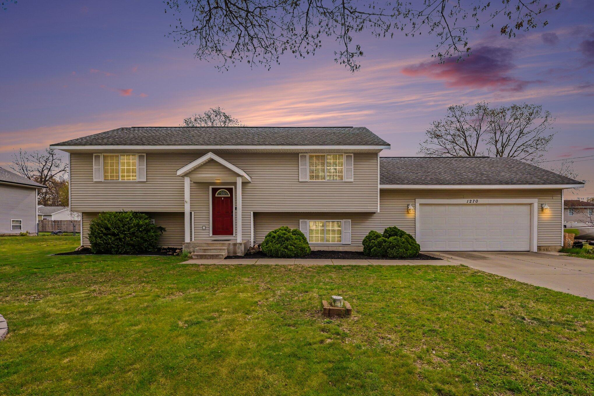 1270 Holiday Street Muskegon MI 49442