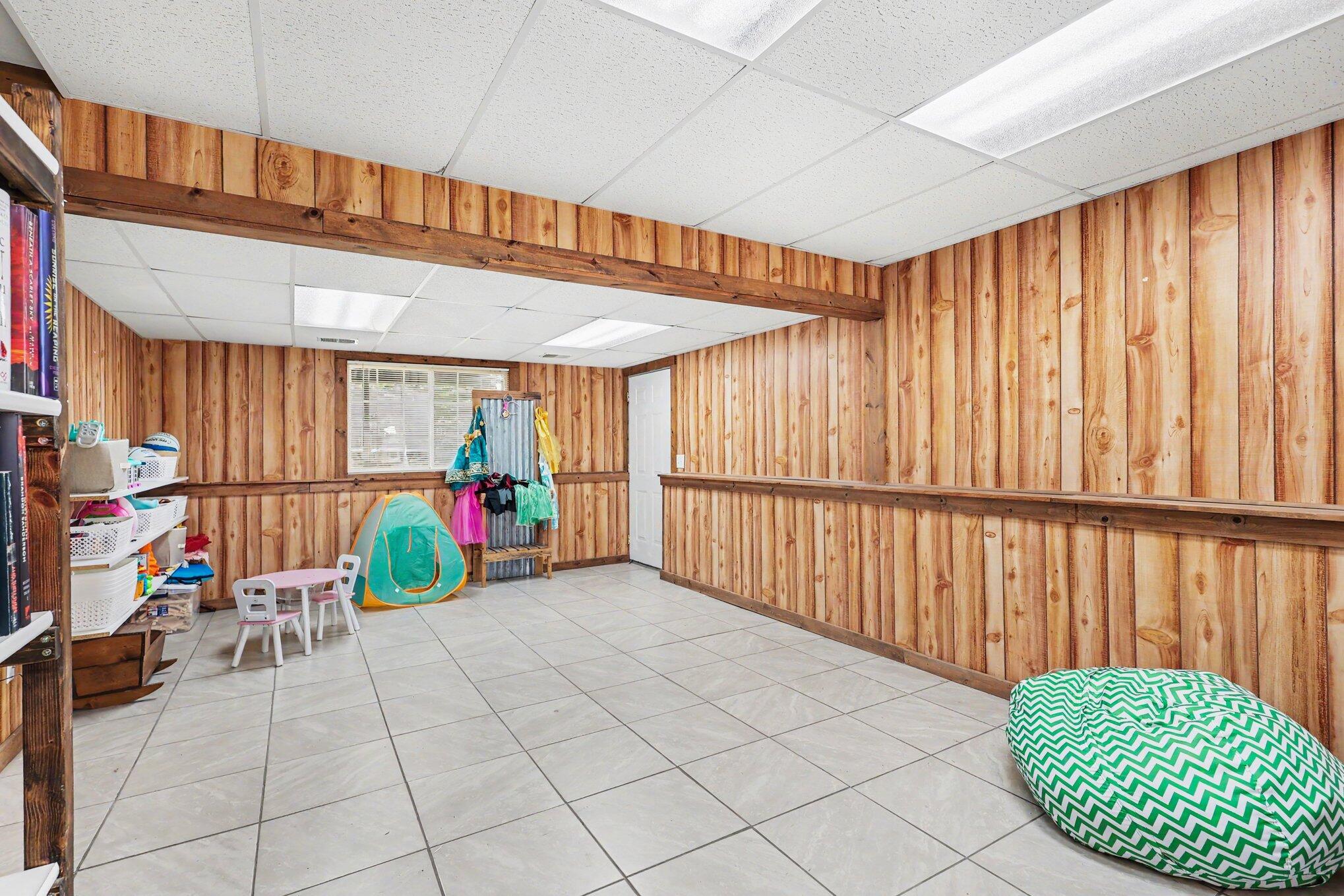 1270 Holiday Street Muskegon MI 49442