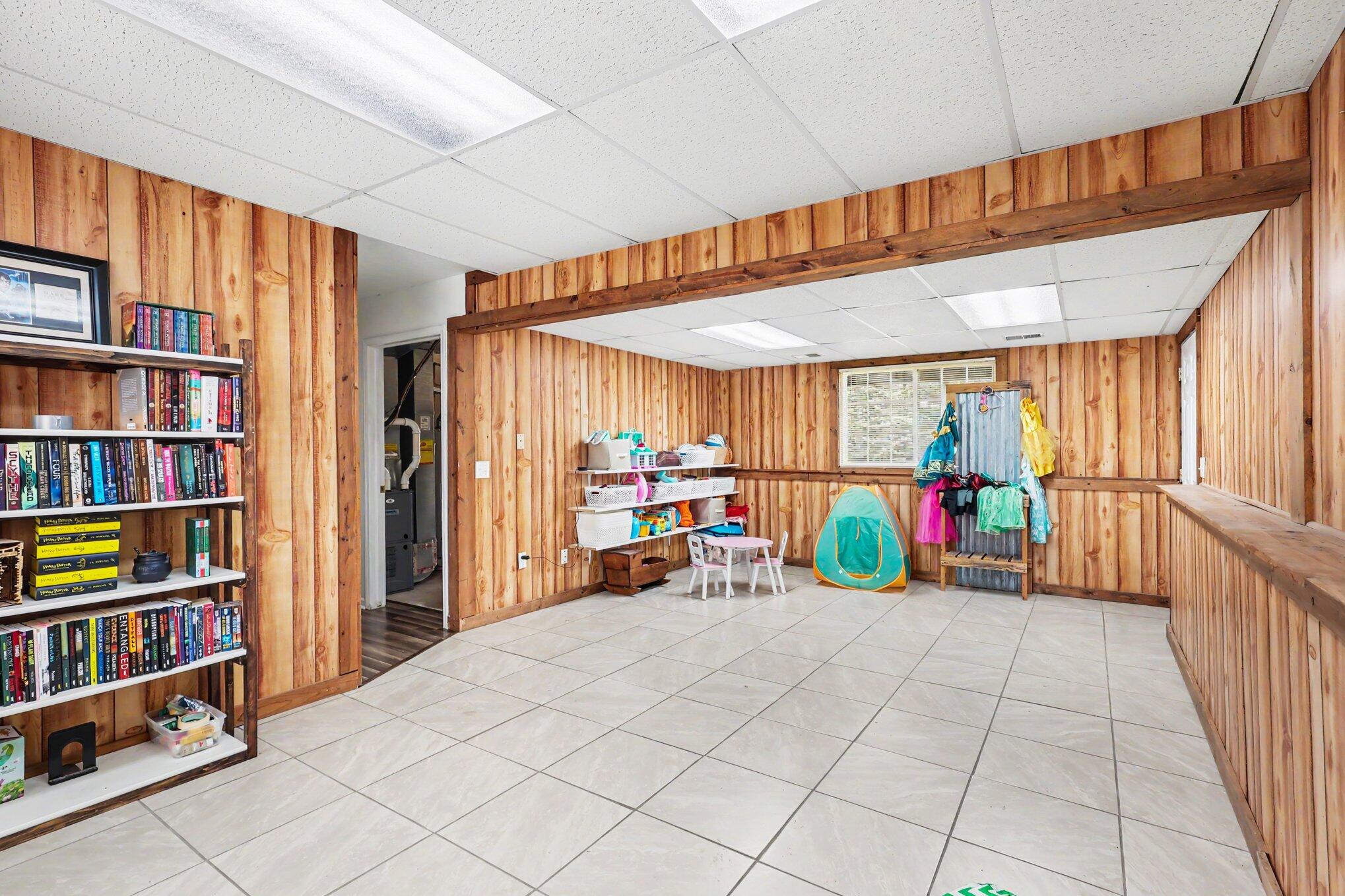 1270 Holiday Street Muskegon MI 49442