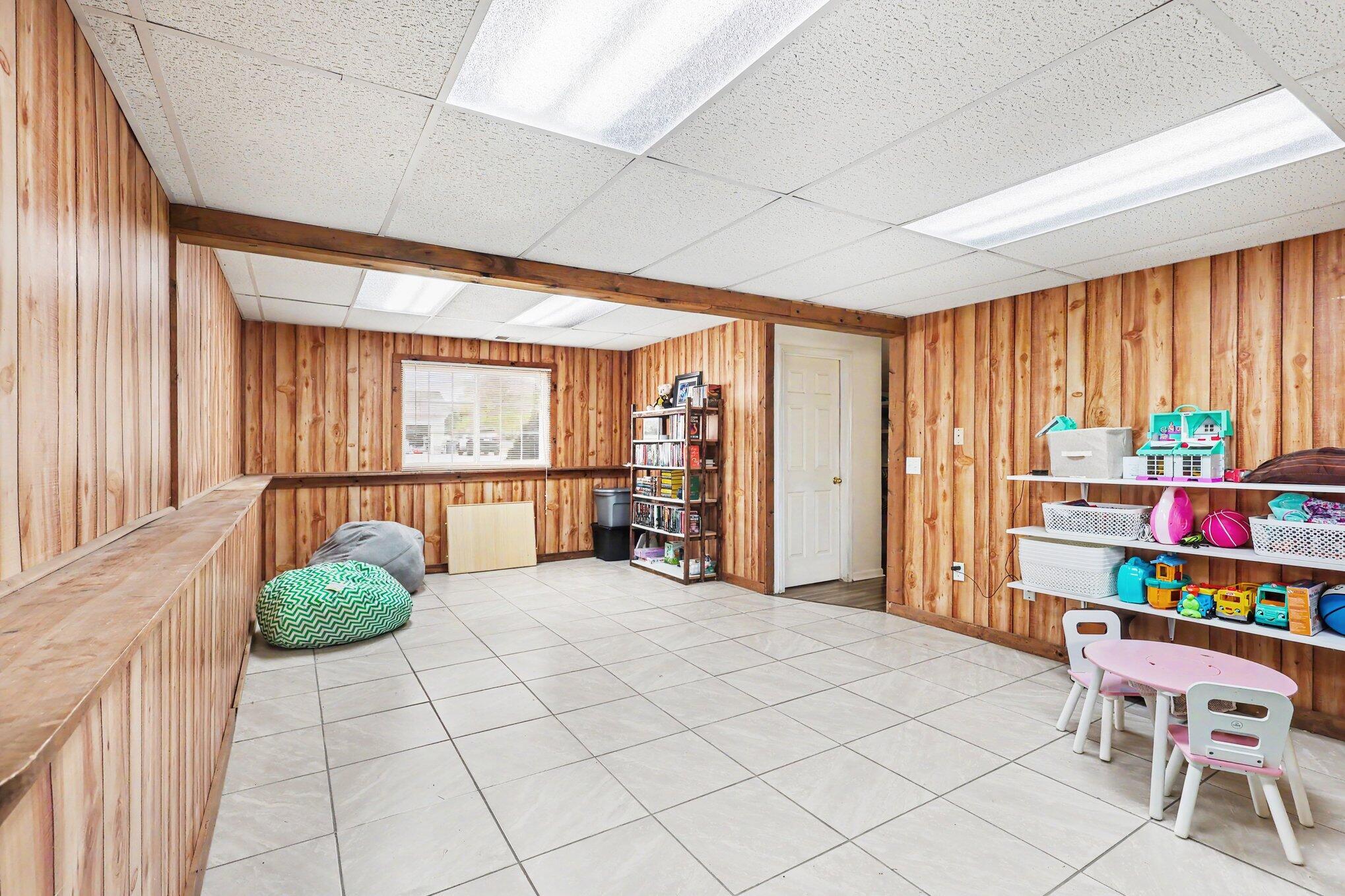 1270 Holiday Street Muskegon MI 49442