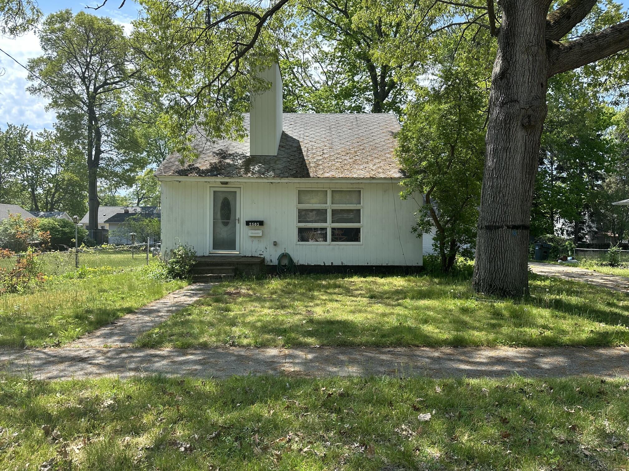 2503 Philo Muskegon MI 49441