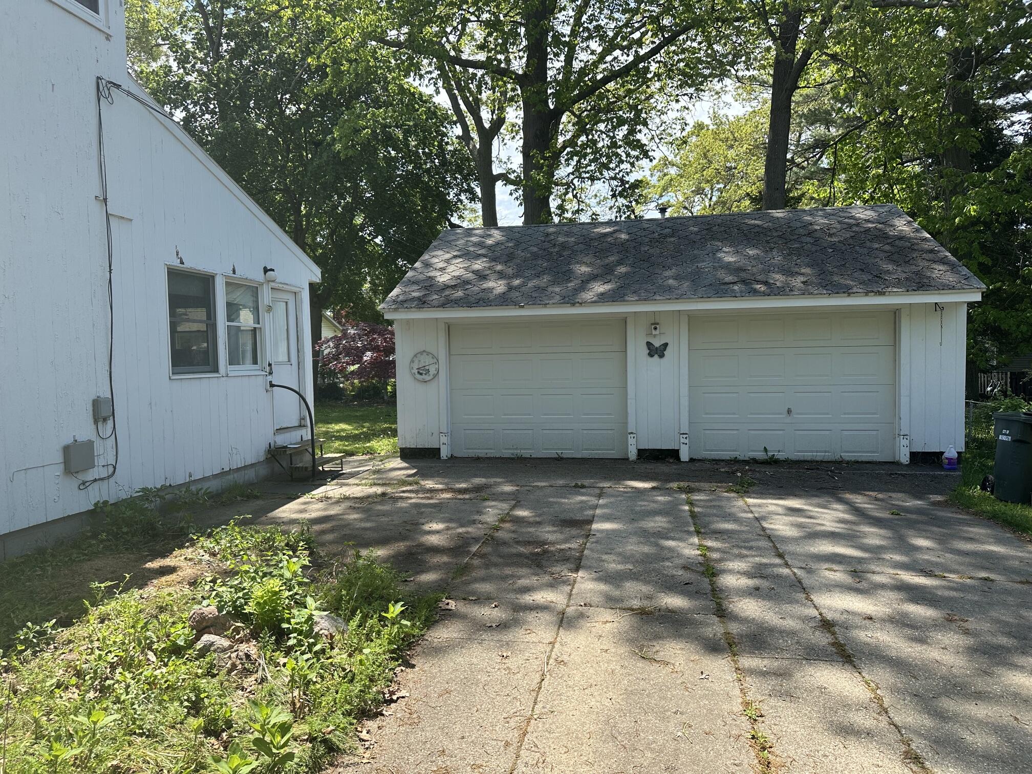2503 Philo Muskegon MI 49441