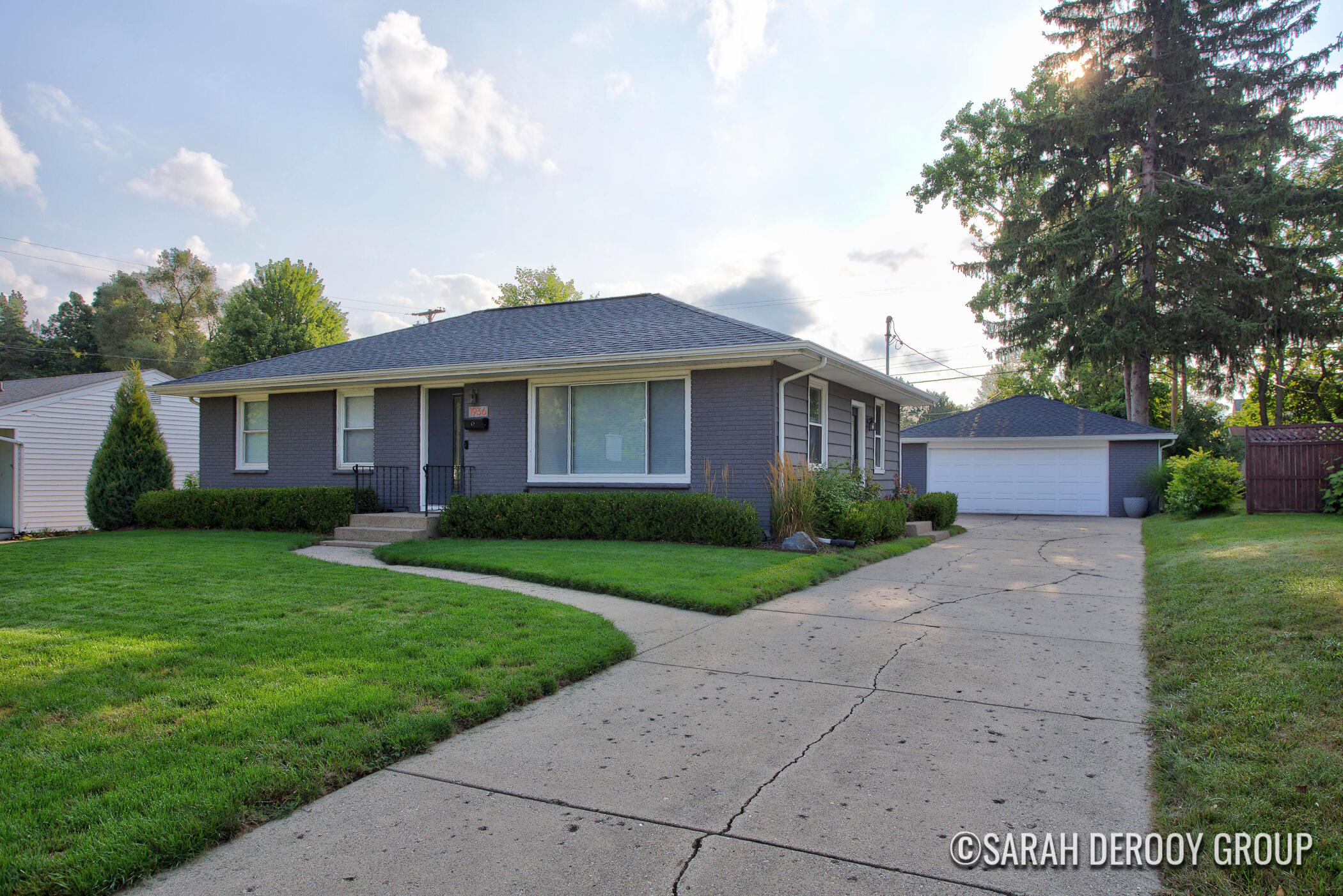 1936 Carlton Avenue NE Grand Rapids MI 49505