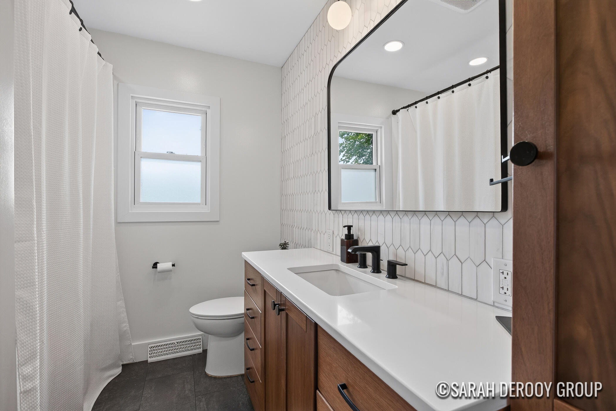 1936 Carlton Avenue NE Grand Rapids MI 49505