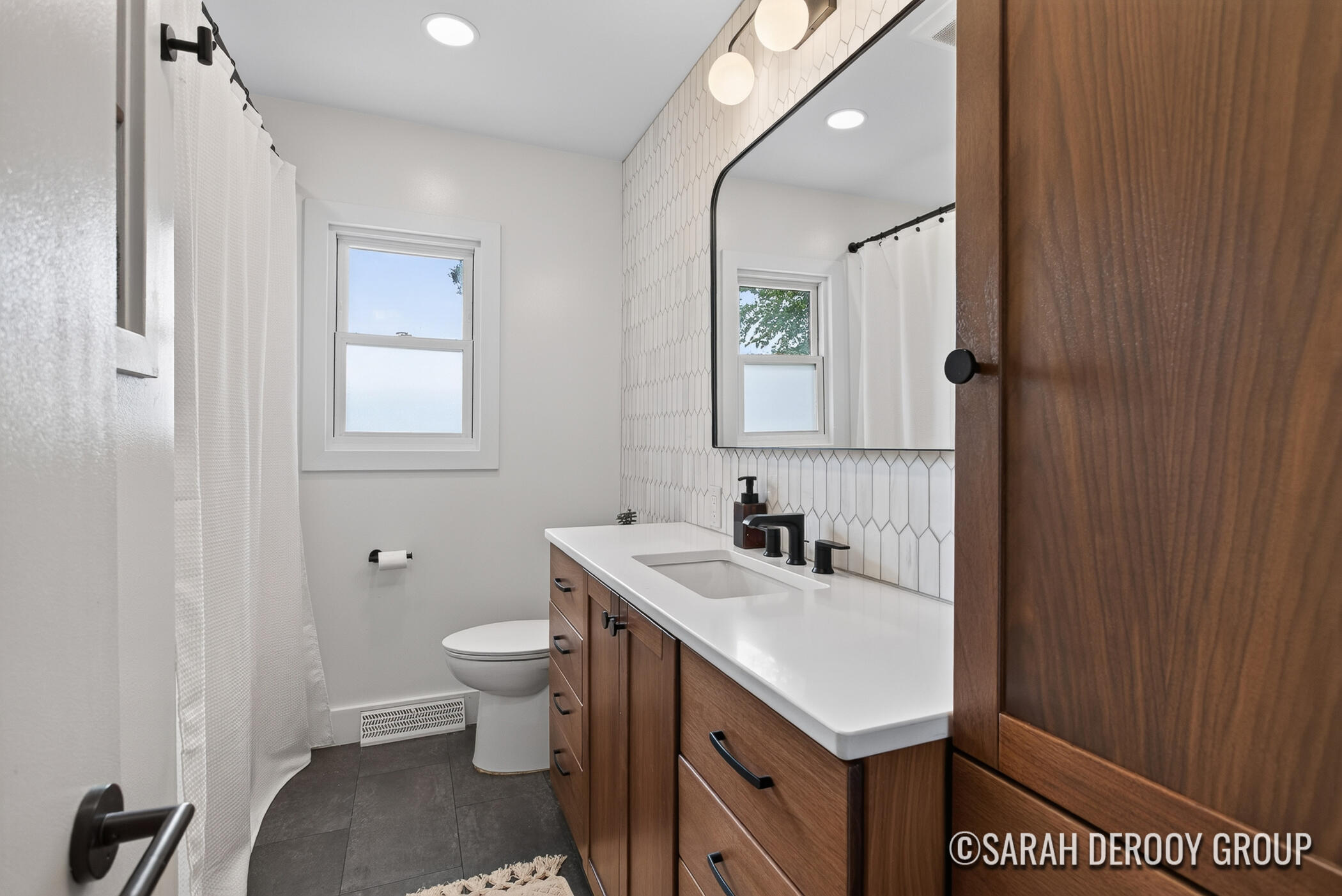 1936 Carlton Avenue NE Grand Rapids MI 49505