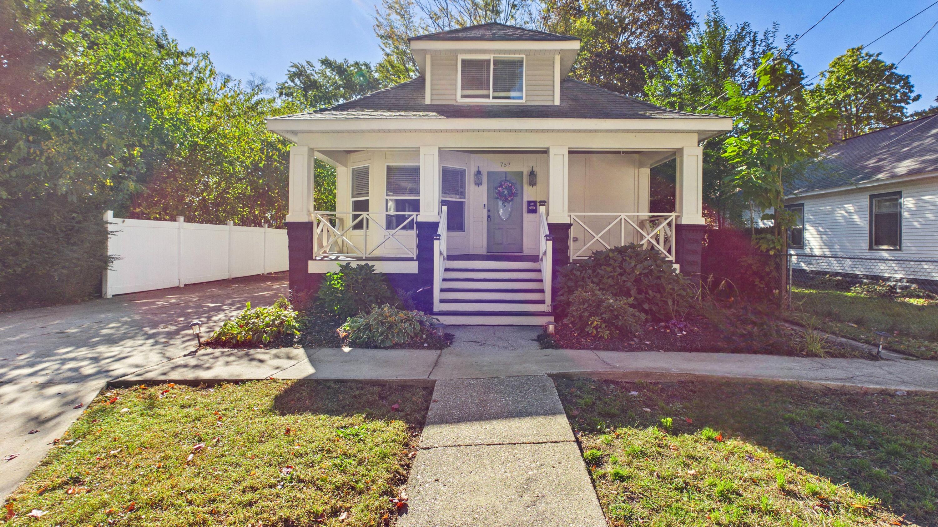 757 W Dale Avenue Muskegon MI 49441