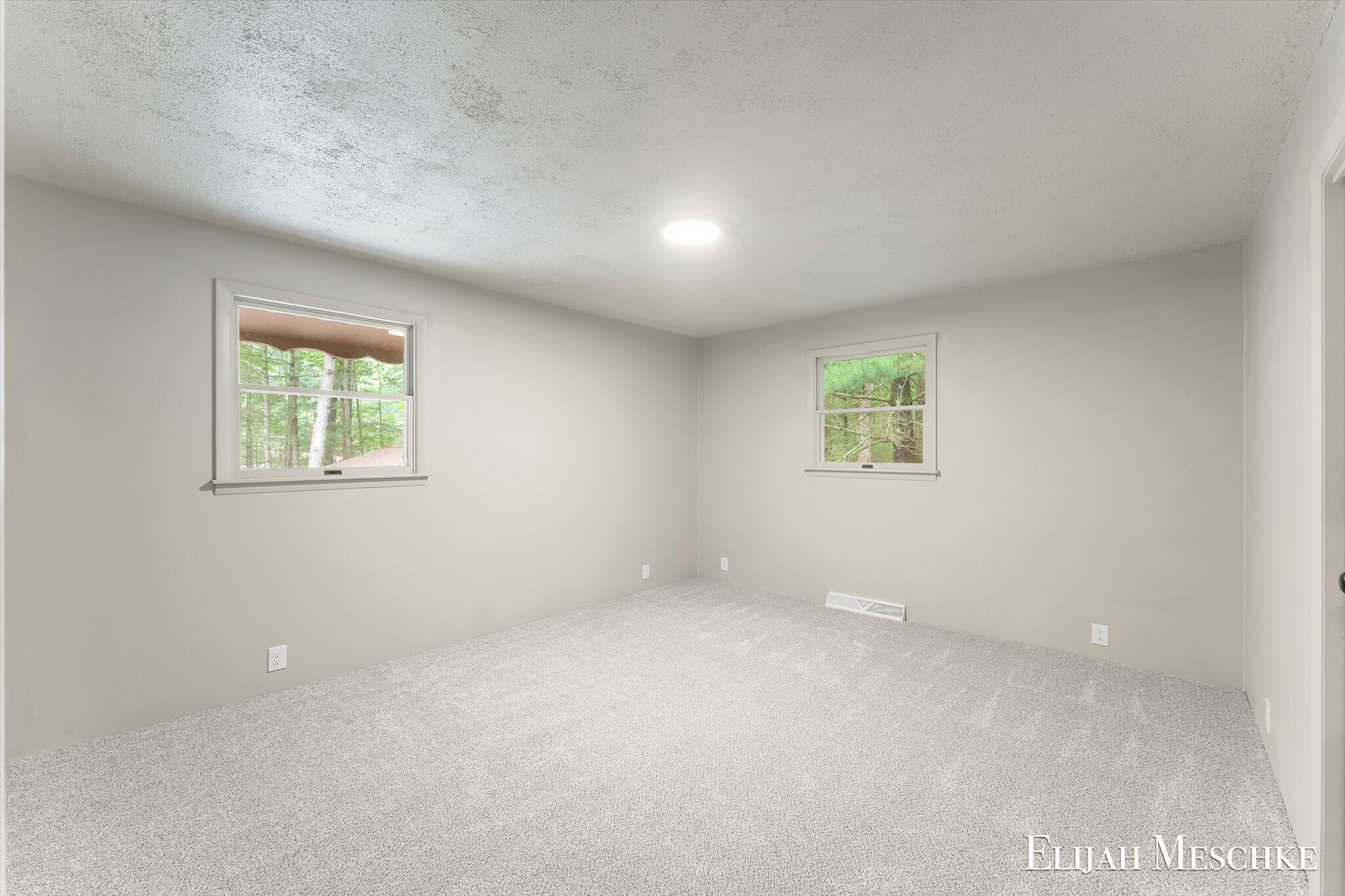 1160 Scenic Drive Muskegon MI 49445