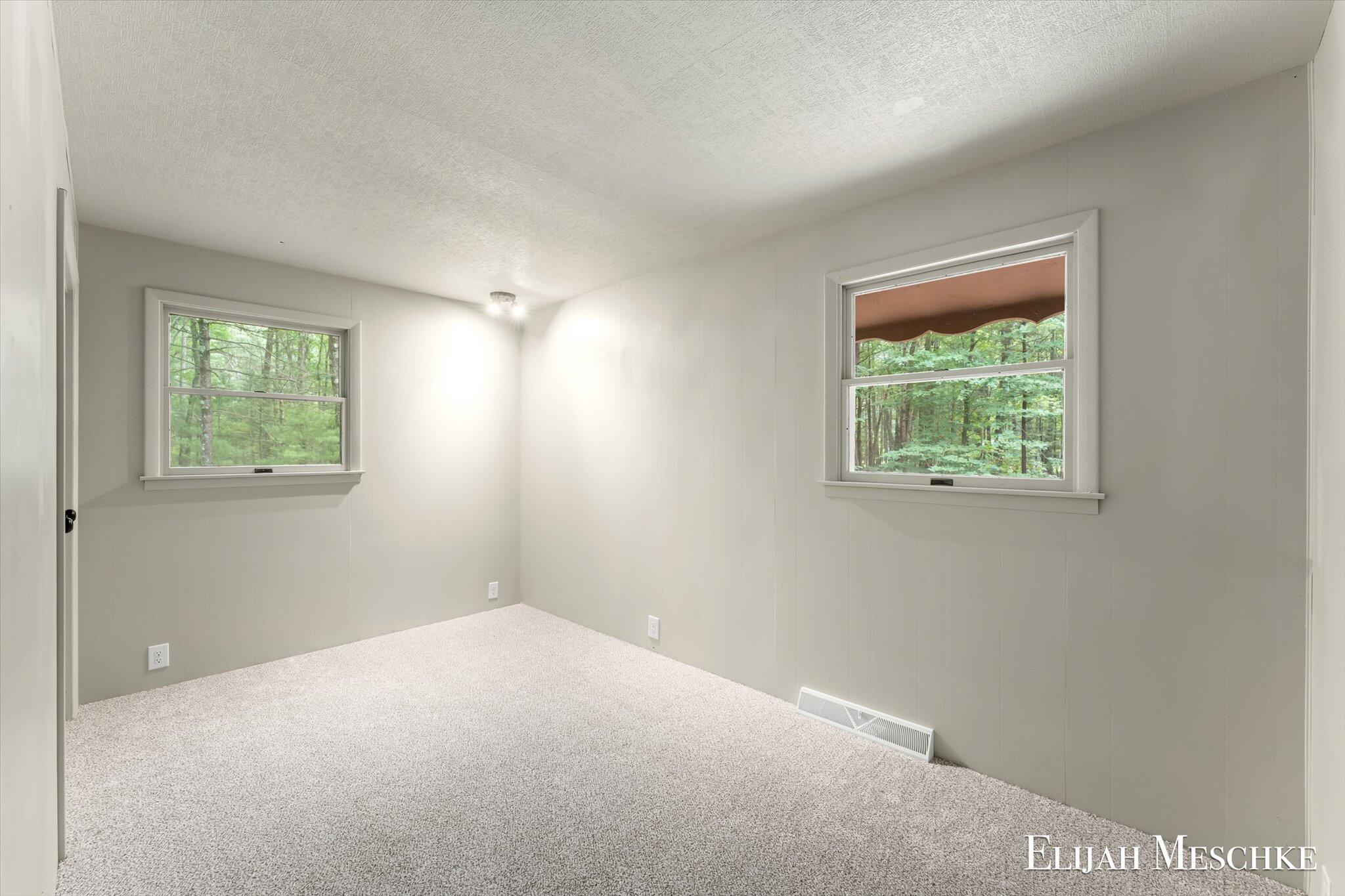1160 Scenic Drive Muskegon MI 49445