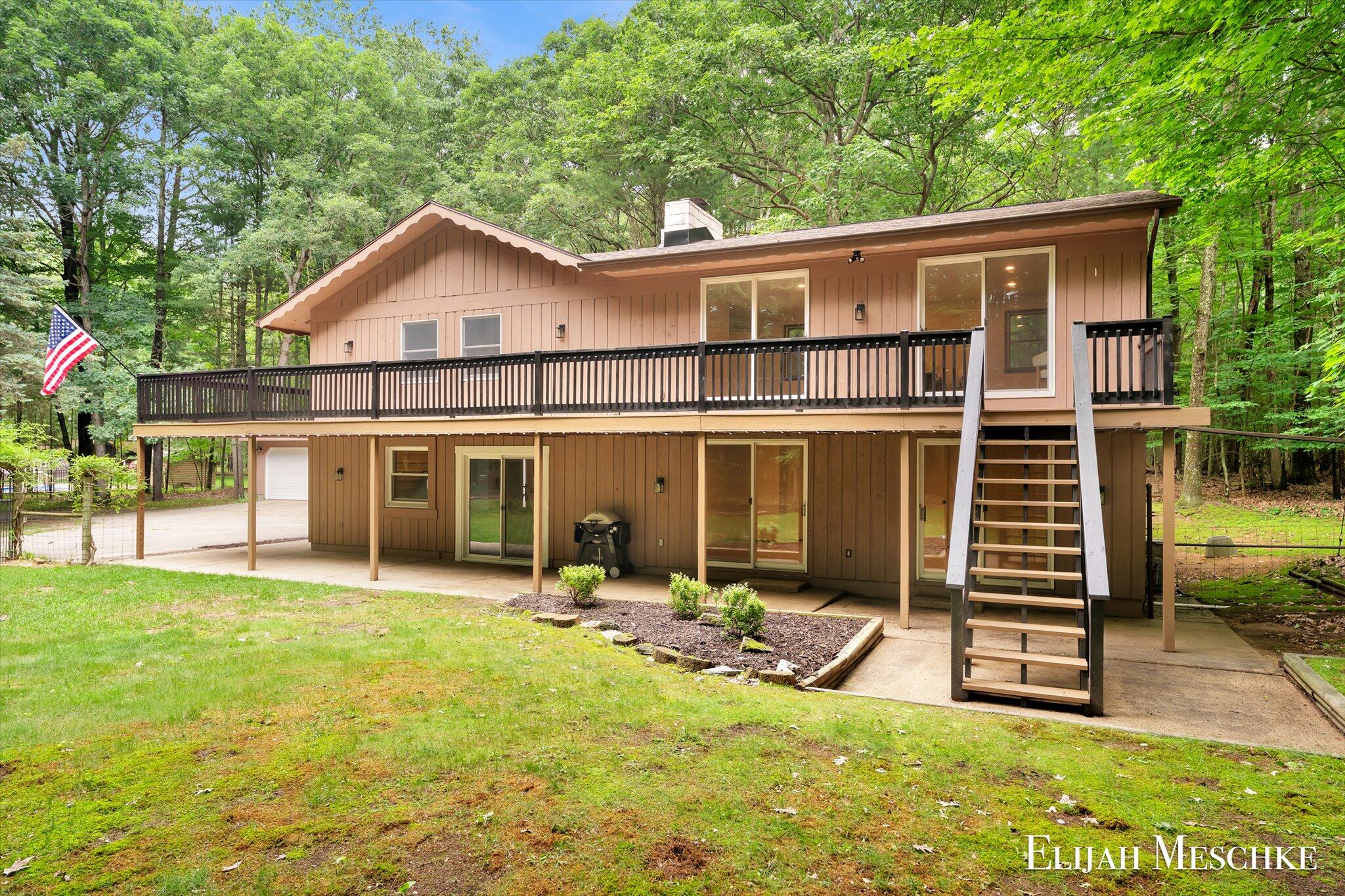 1160 Scenic Drive Muskegon MI 49445