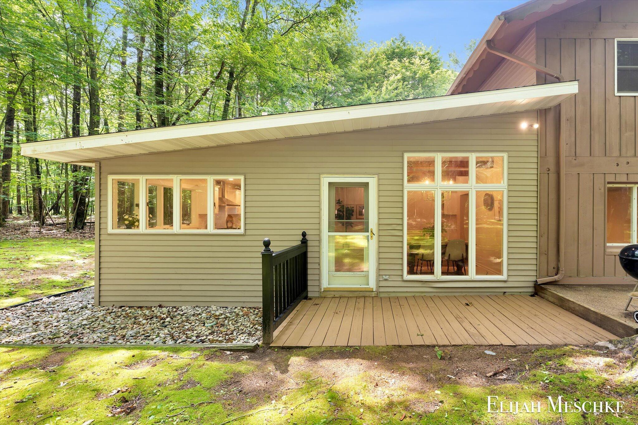 1160 Scenic Drive Muskegon MI 49445