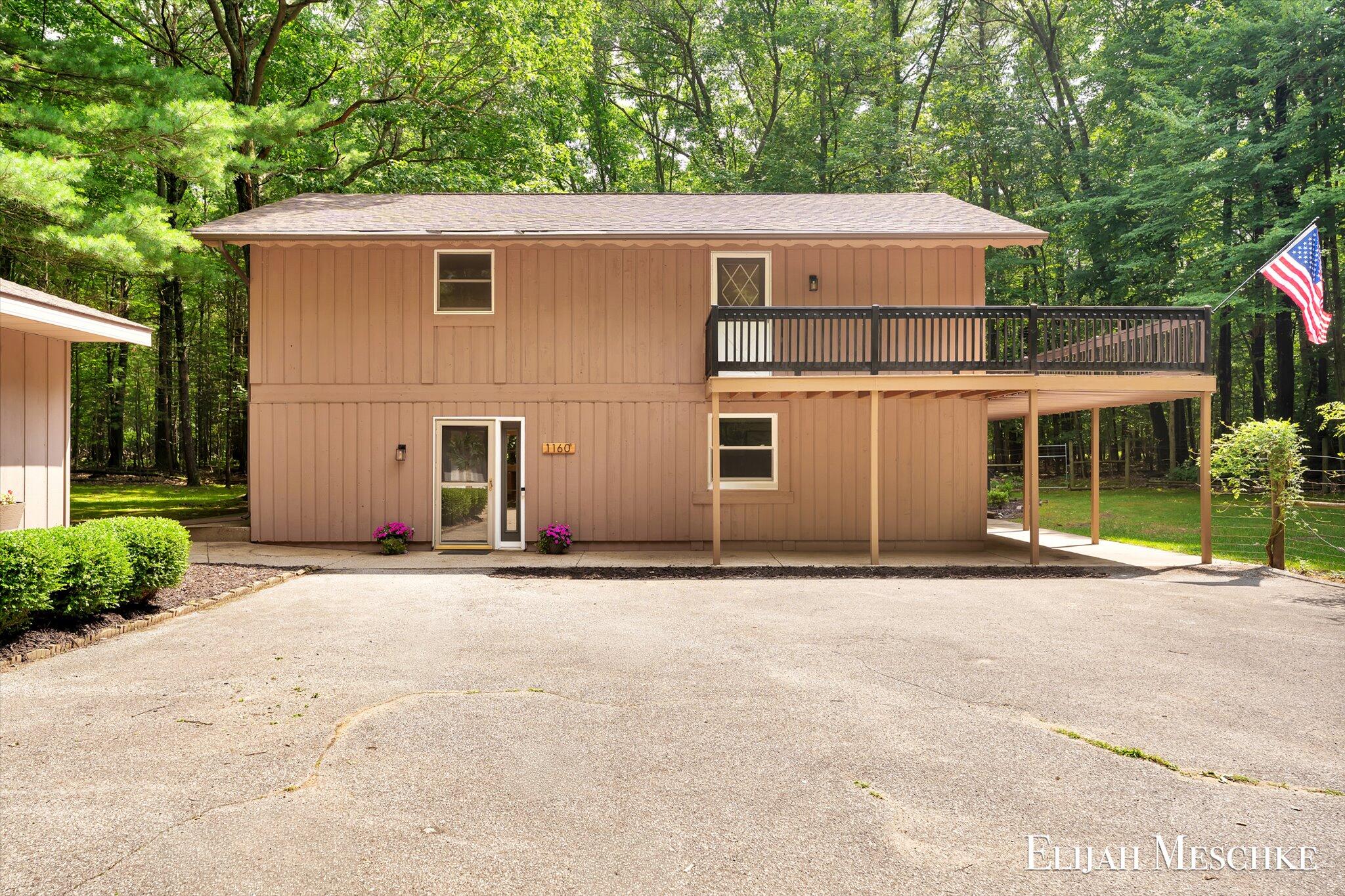 1160 Scenic Drive Muskegon MI 49445