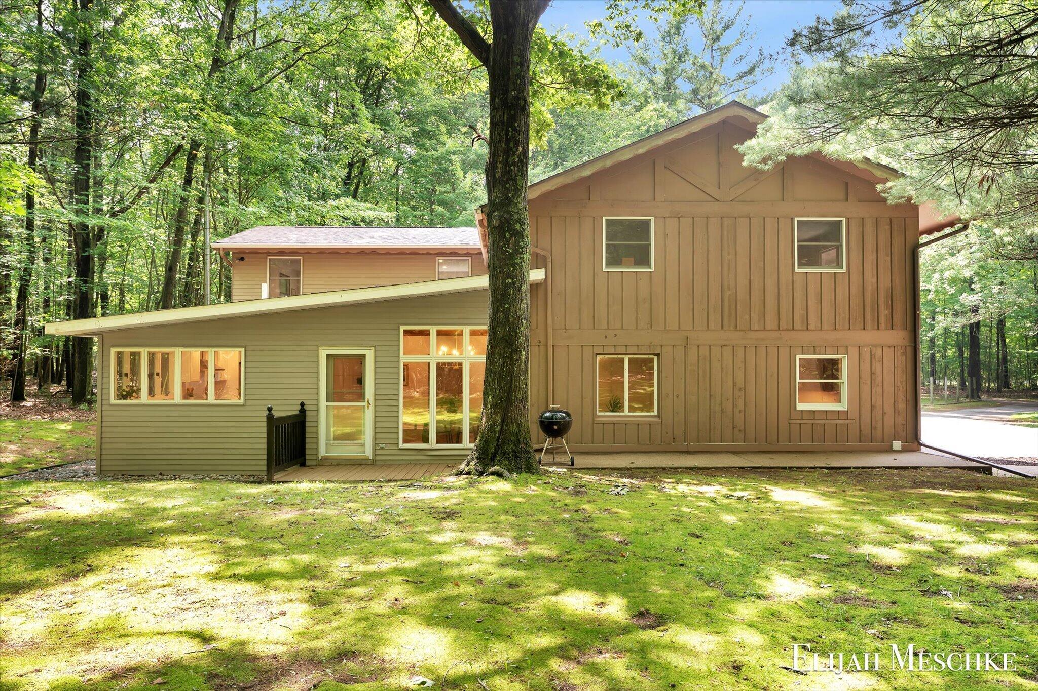 1160 Scenic Drive Muskegon MI 49445