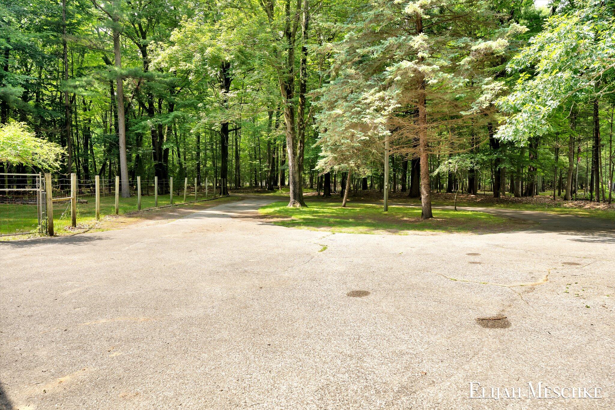1160 Scenic Drive Muskegon MI 49445
