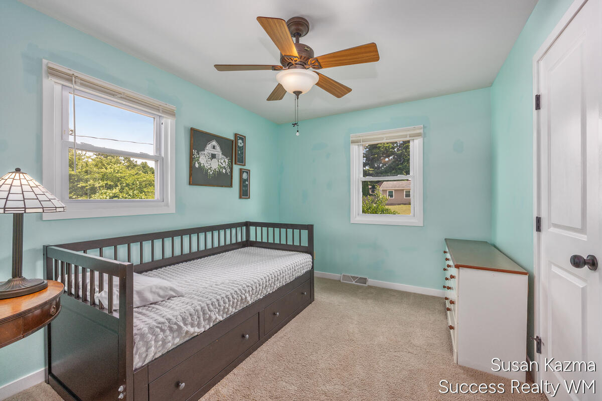 1313 SE Brookridge SE Grand Rapids MI 49508