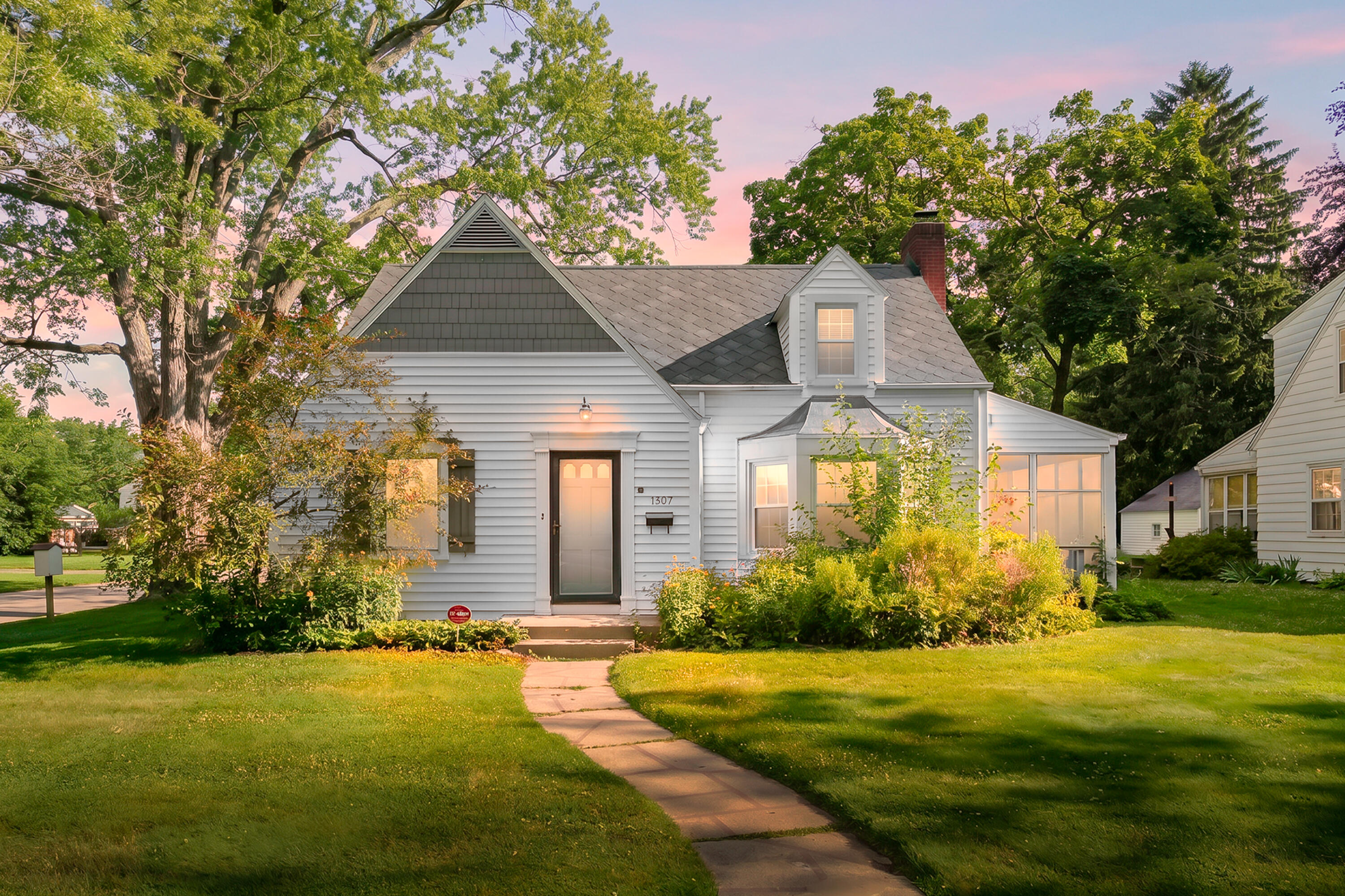 1307 Lakeway Avenue Kalamazoo MI 49001