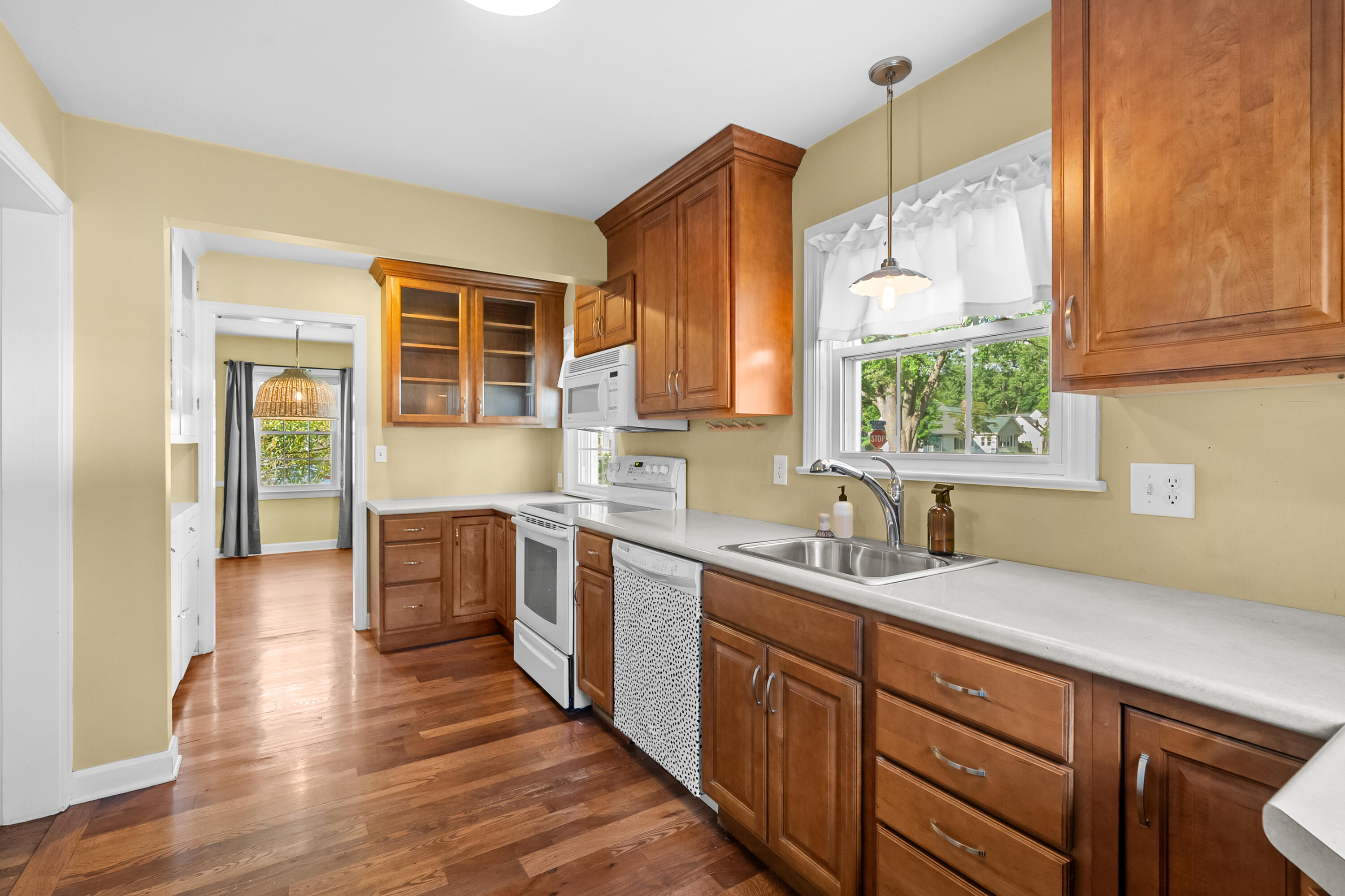 1307 Lakeway Avenue Kalamazoo MI 49001