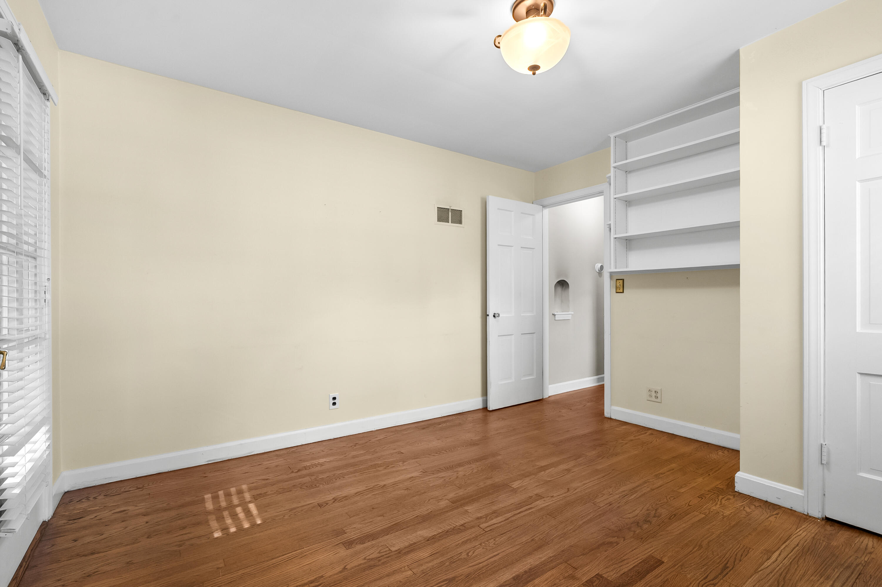 1307 Lakeway Avenue Kalamazoo MI 49001