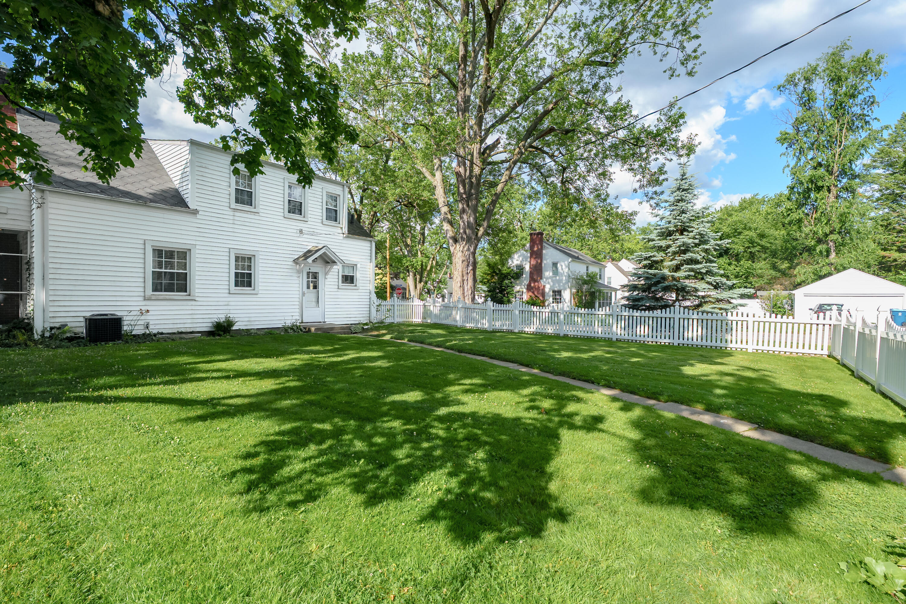 1307 Lakeway Avenue Kalamazoo MI 49001