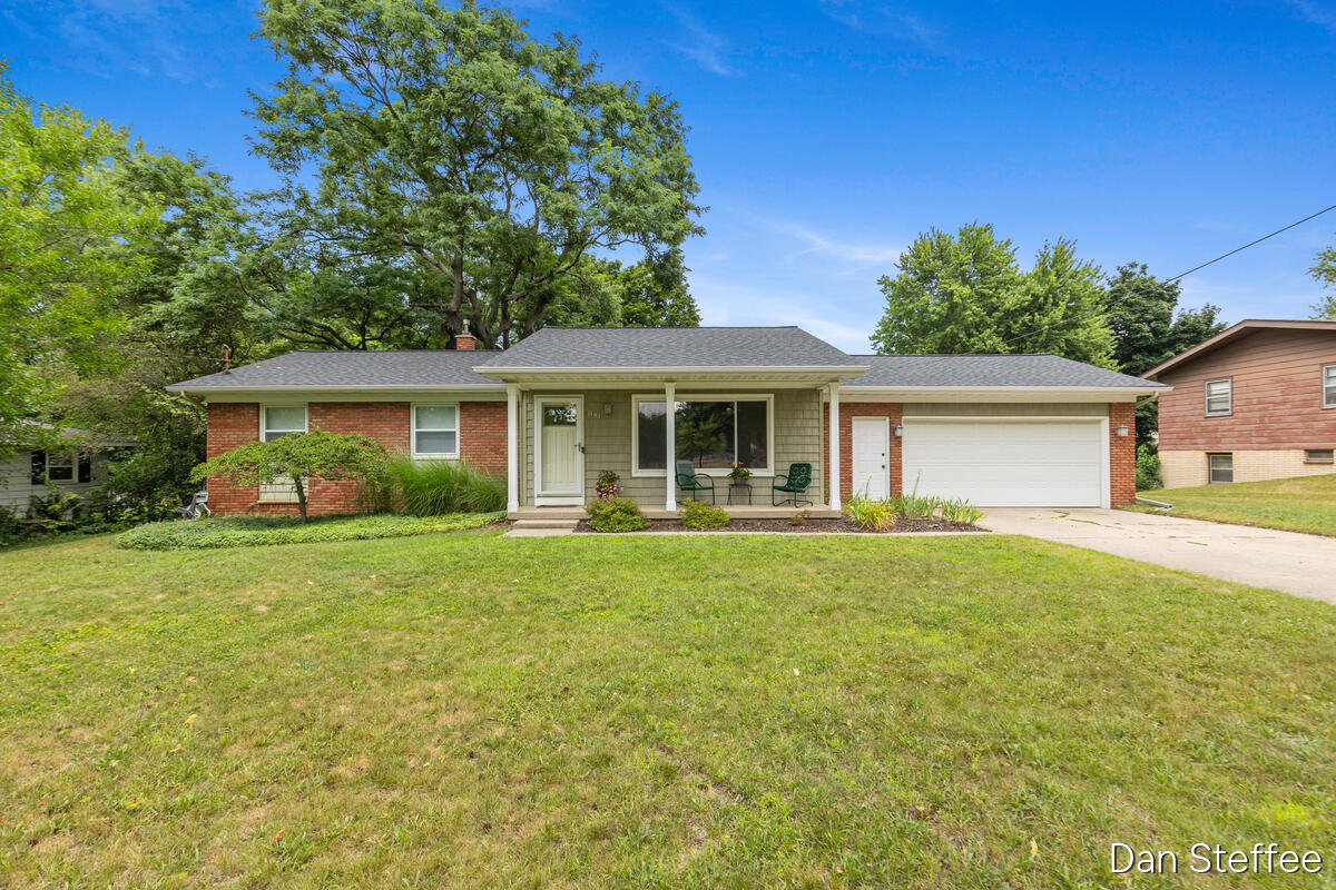 841 Elmdale Street NE Grand Rapids MI 49525