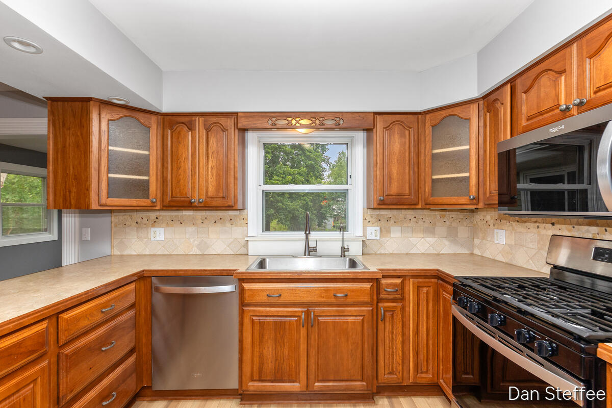 841 Elmdale Street NE Grand Rapids MI 49525