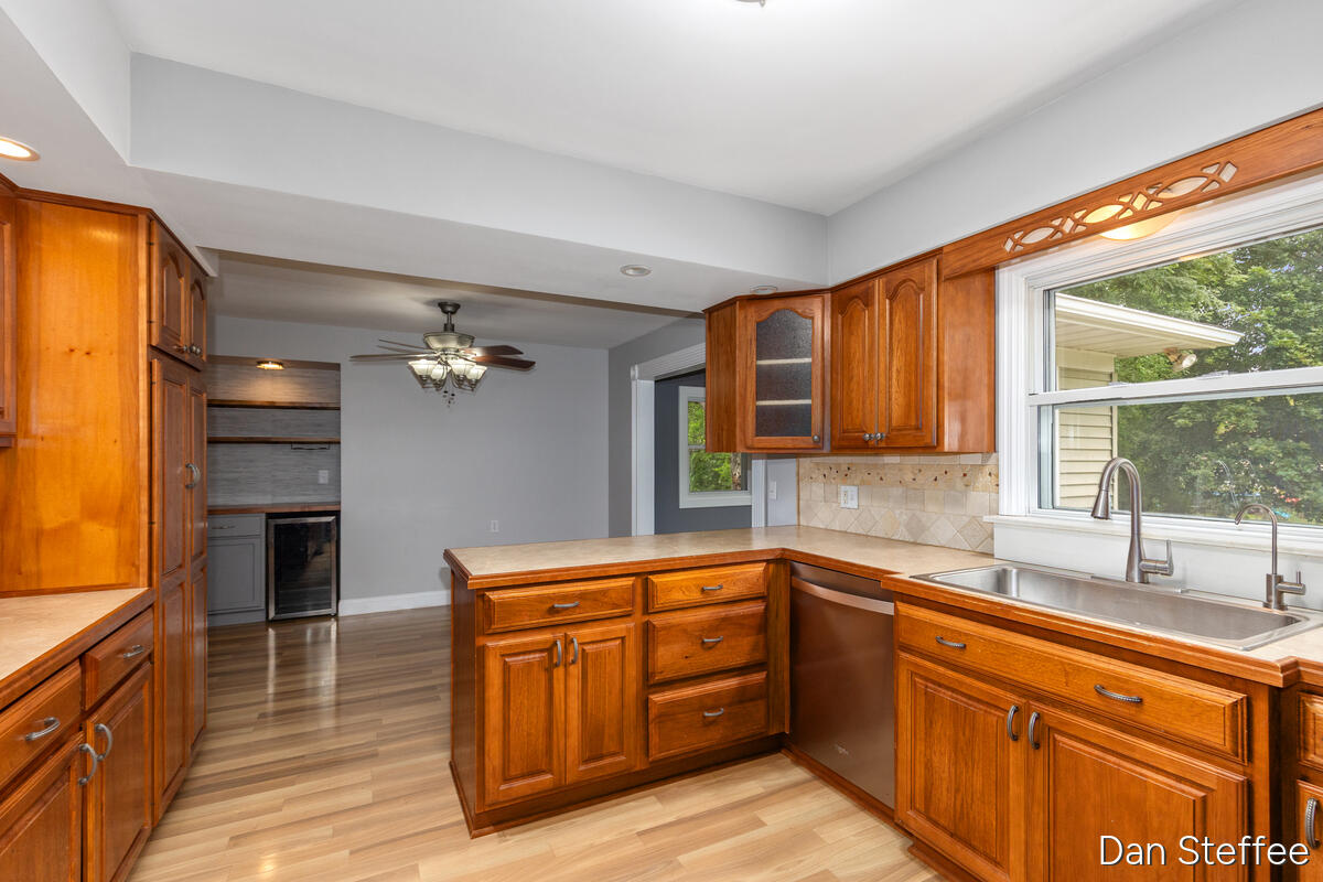 841 Elmdale Street NE Grand Rapids MI 49525