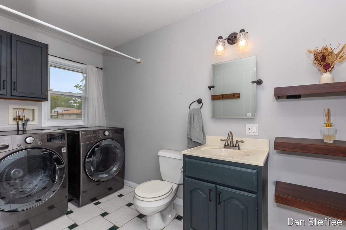 841 Elmdale Street NE Grand Rapids MI 49525