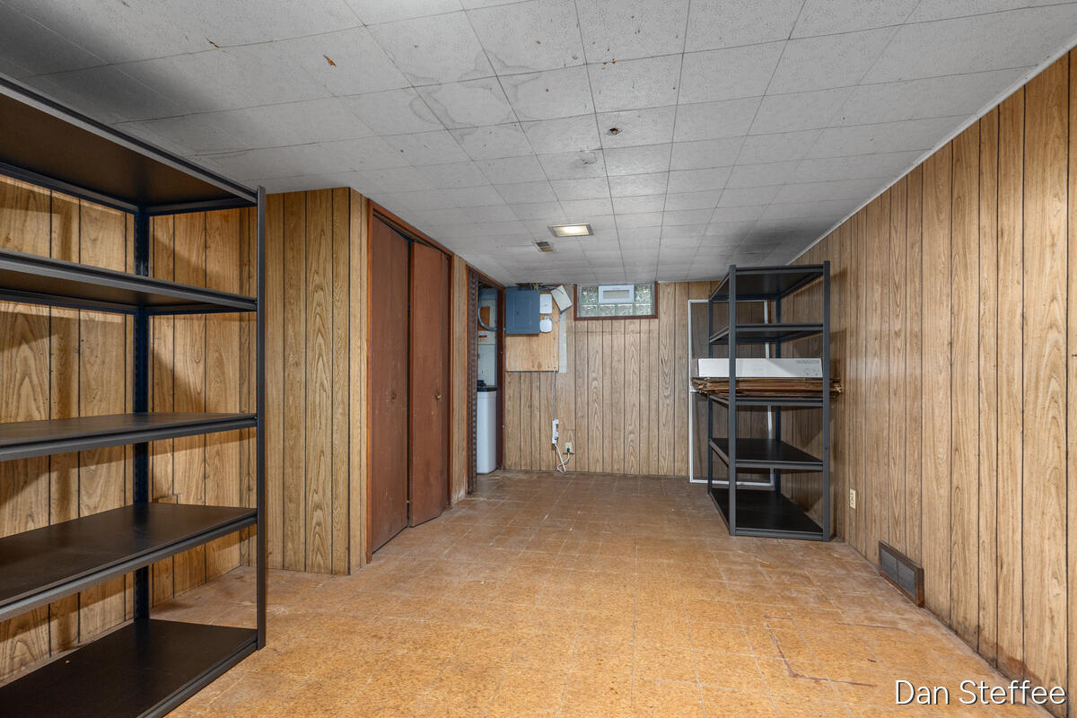 841 Elmdale Street NE Grand Rapids MI 49525