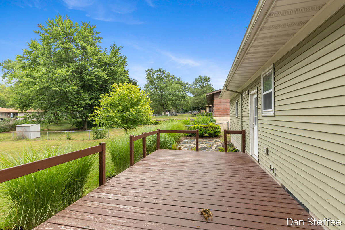 841 Elmdale Street NE Grand Rapids MI 49525
