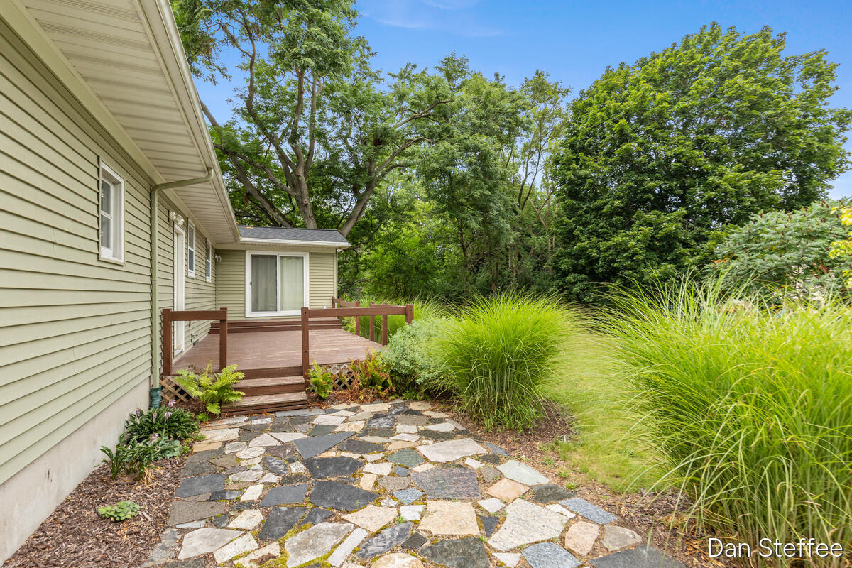 841 Elmdale Street NE Grand Rapids MI 49525