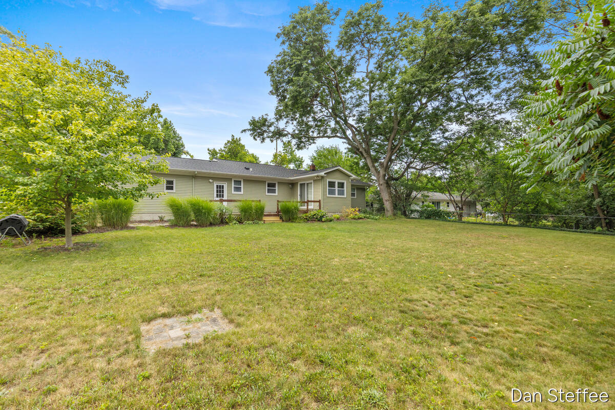 841 Elmdale Street NE Grand Rapids MI 49525