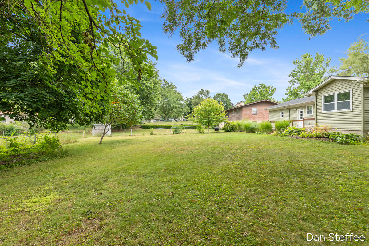 841 Elmdale Street NE Grand Rapids MI 49525
