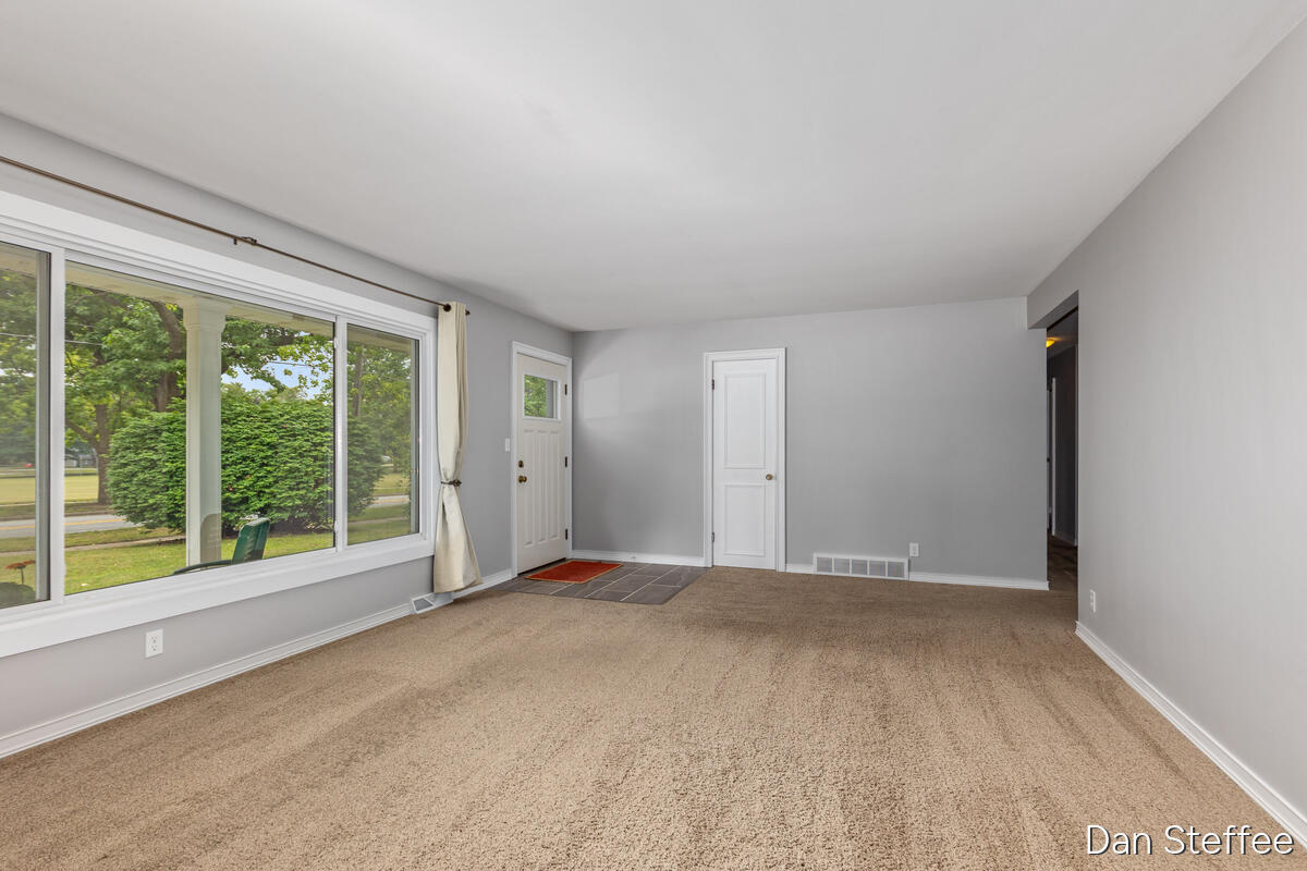 841 Elmdale Street NE Grand Rapids MI 49525