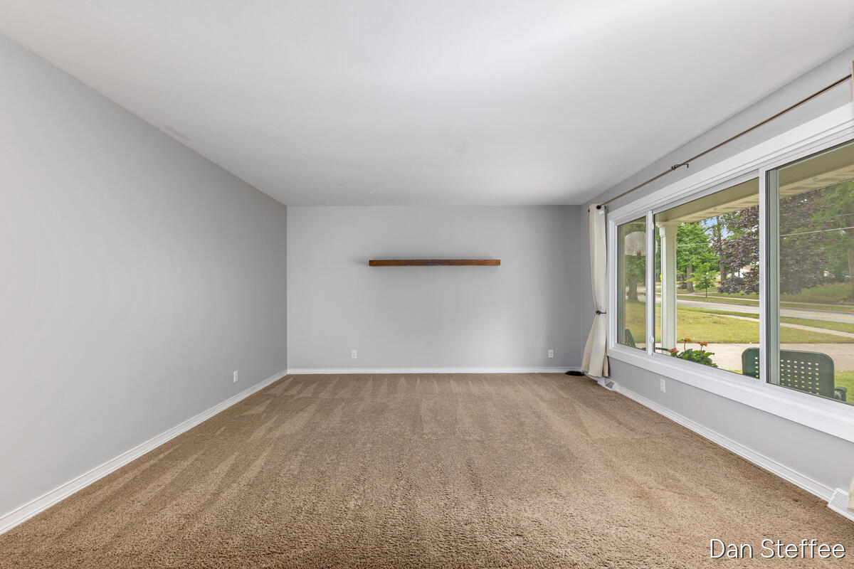 841 Elmdale Street NE Grand Rapids MI 49525