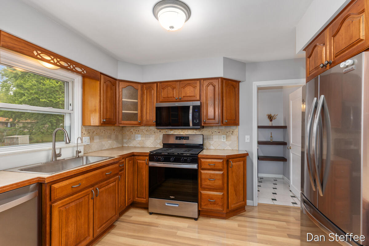 841 Elmdale Street NE Grand Rapids MI 49525