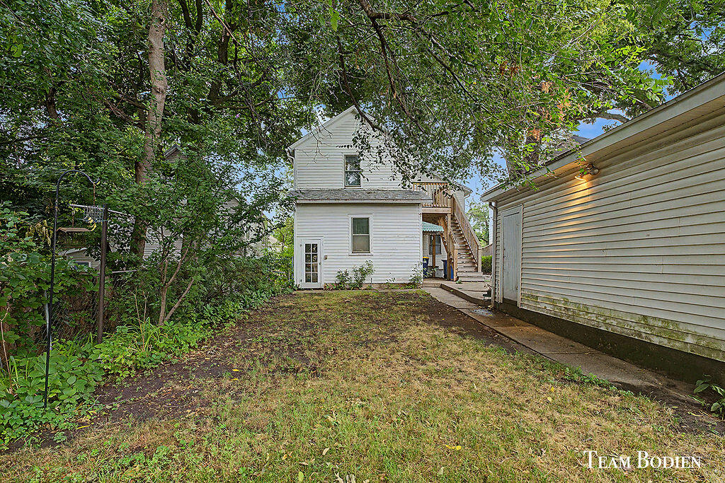 581 Harlan Avenue NE Grand Rapids MI 49503