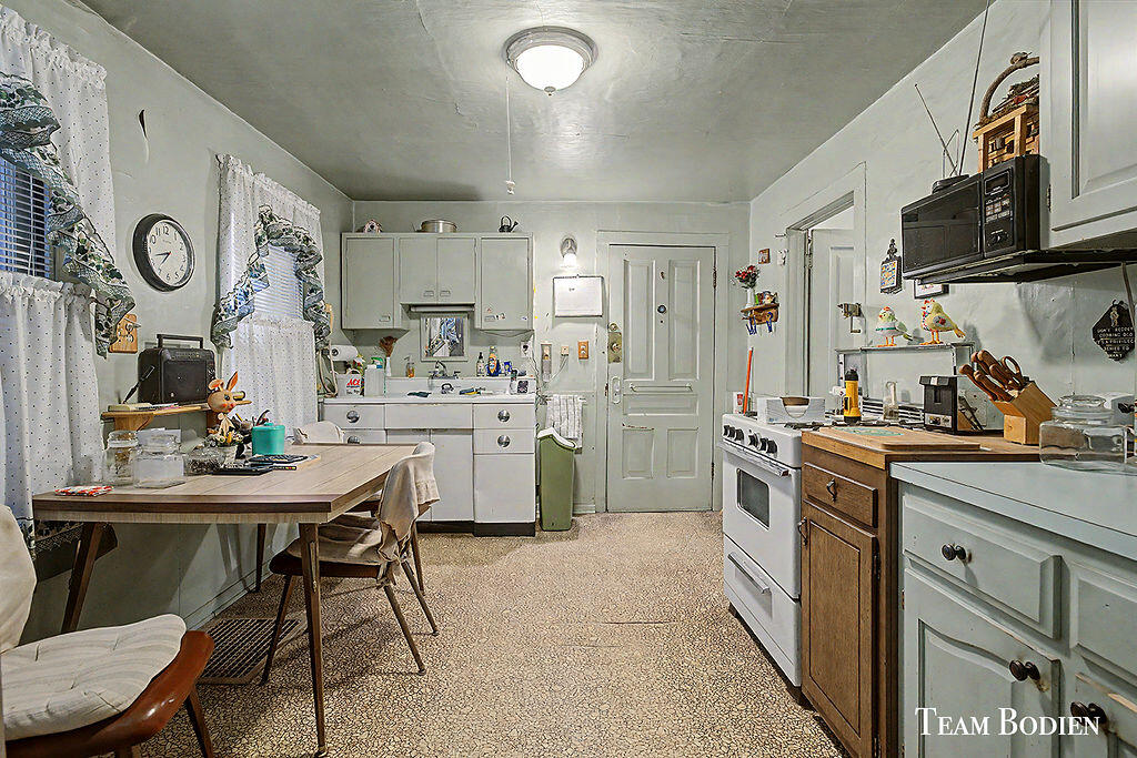 581 Harlan Avenue NE Grand Rapids MI 49503