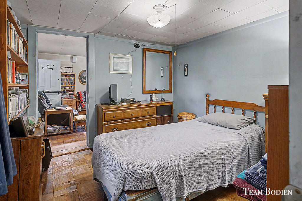 581 Harlan Avenue NE Grand Rapids MI 49503