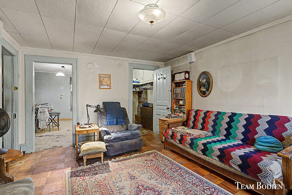 581 Harlan Avenue NE Grand Rapids MI 49503
