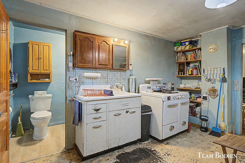 581 Harlan Avenue NE Grand Rapids MI 49503