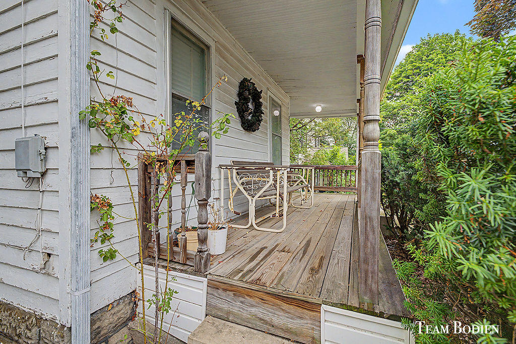 581 Harlan Avenue NE Grand Rapids MI 49503