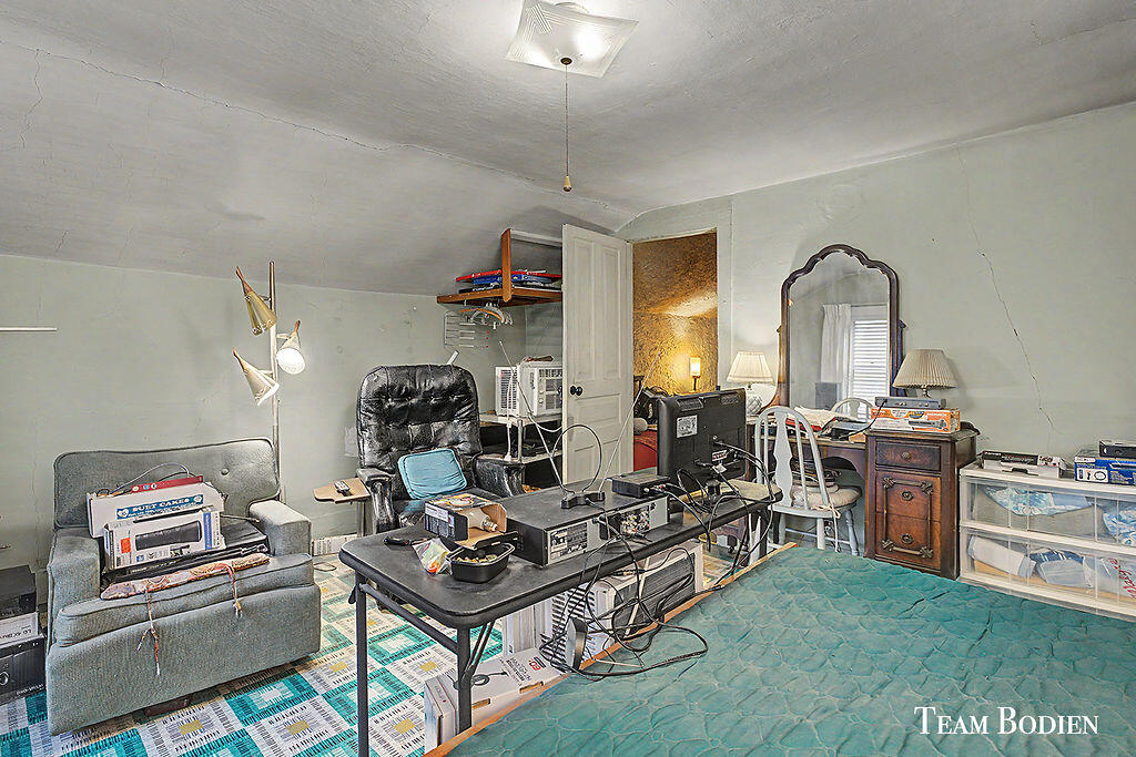 581 Harlan Avenue NE Grand Rapids MI 49503